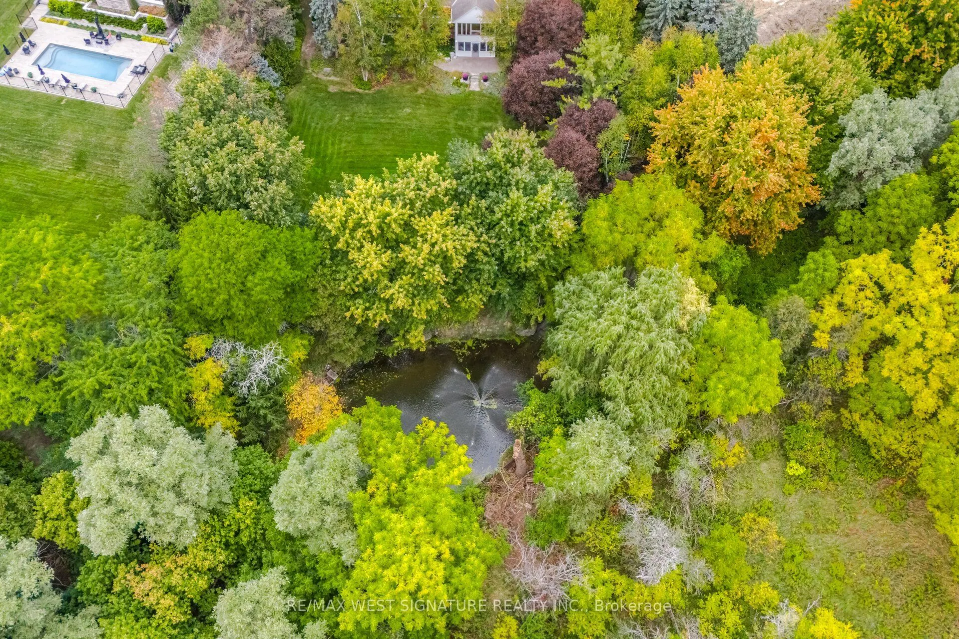 42 Hedgerow Court