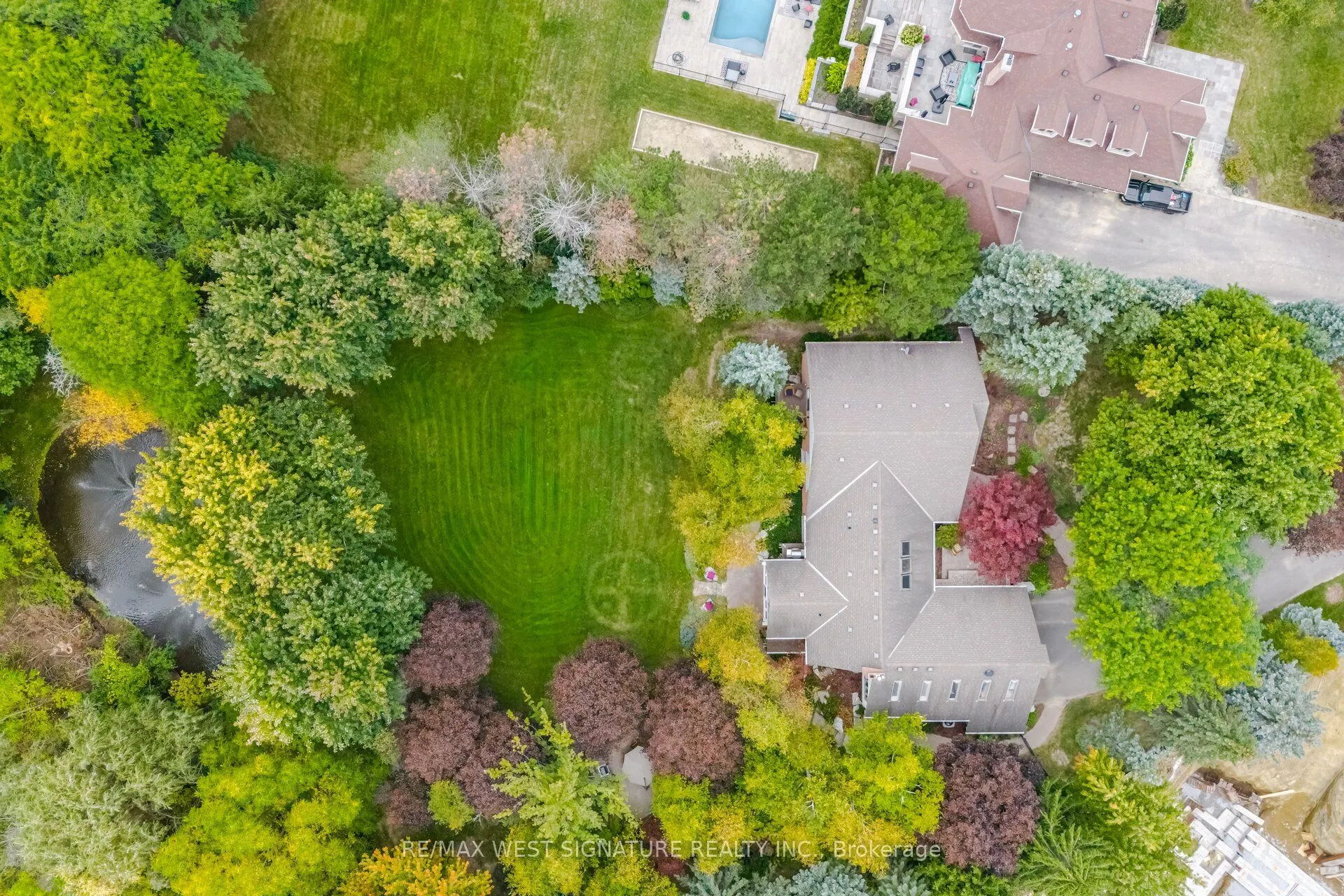 42 Hedgerow Court