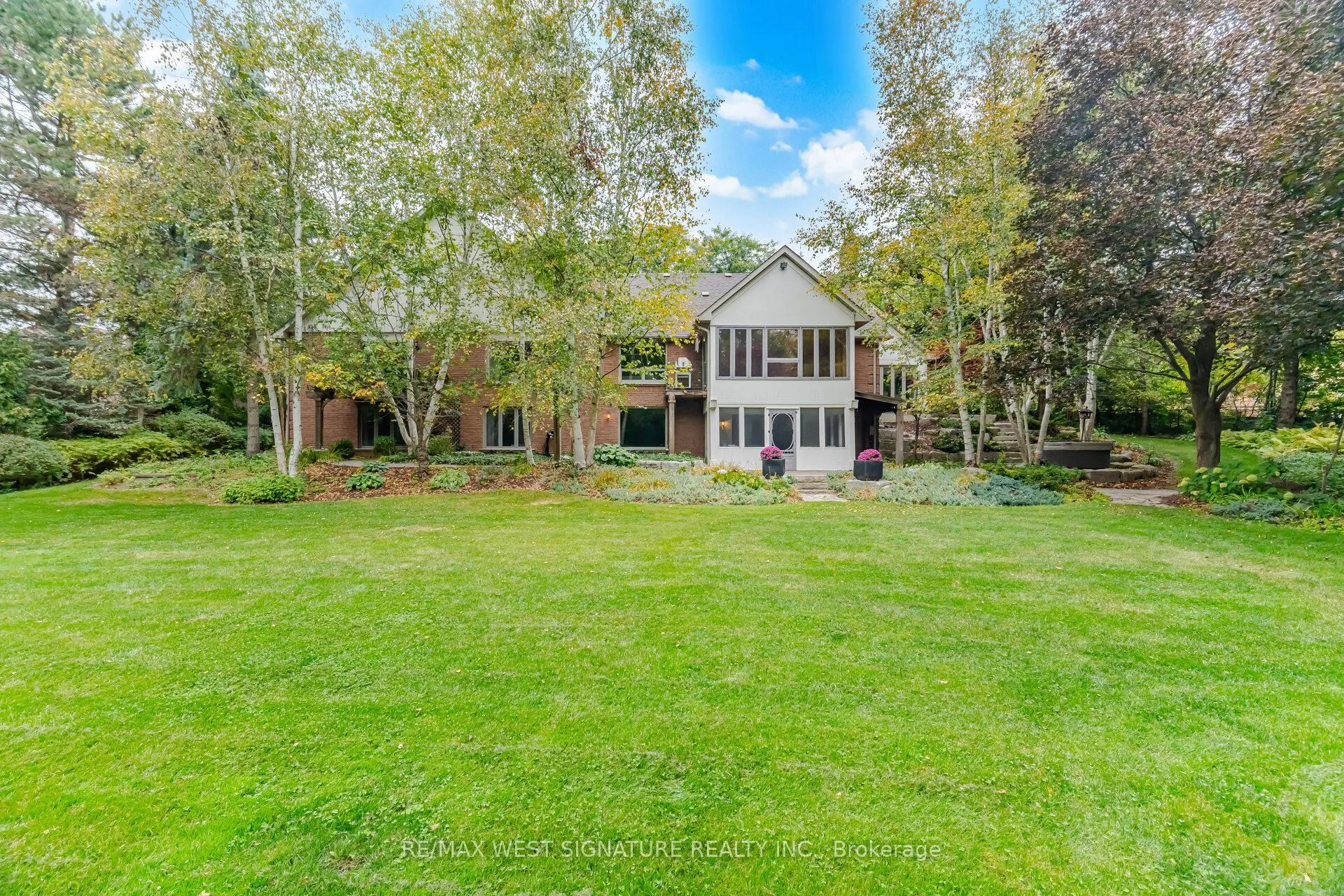 42 Hedgerow Court