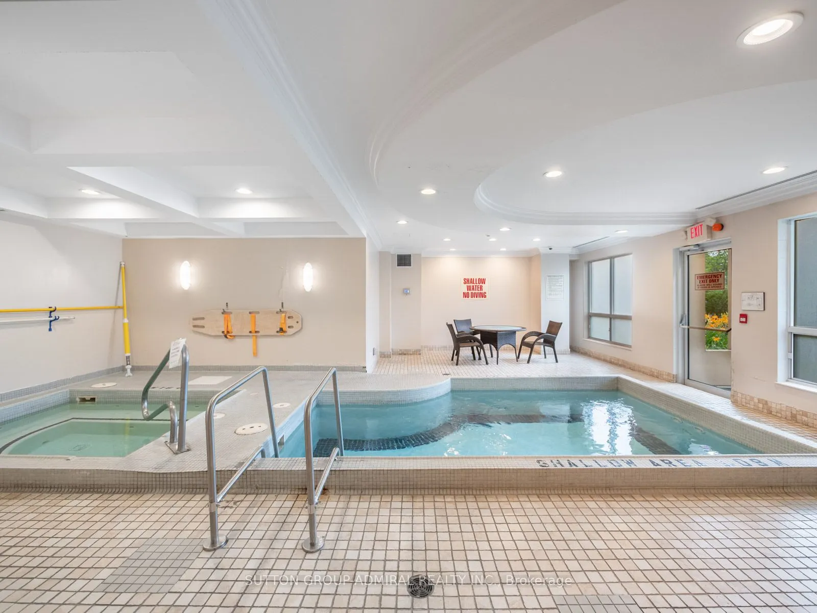 1 Maison Parc Court #215