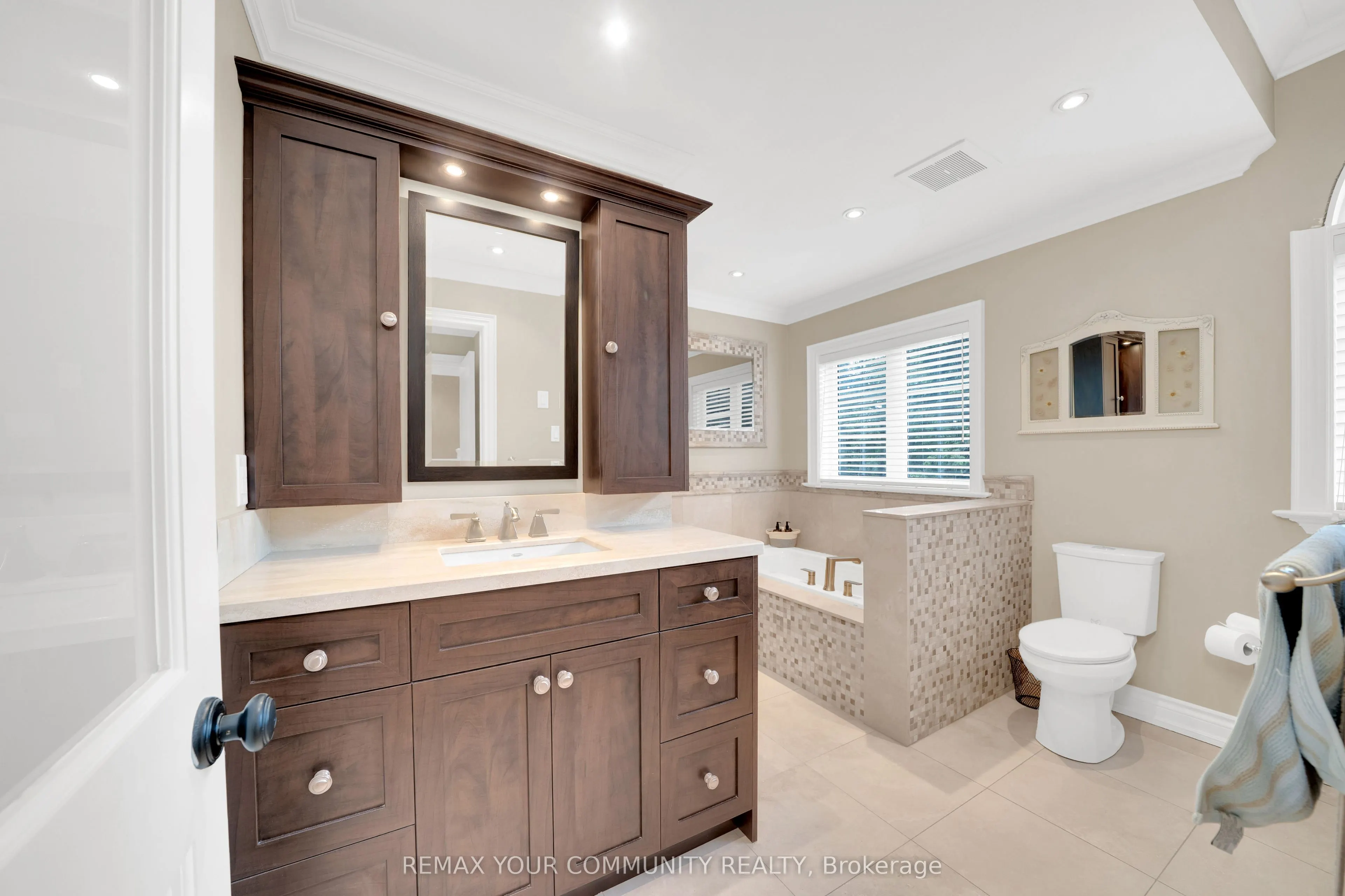 124 Elmpine Trail