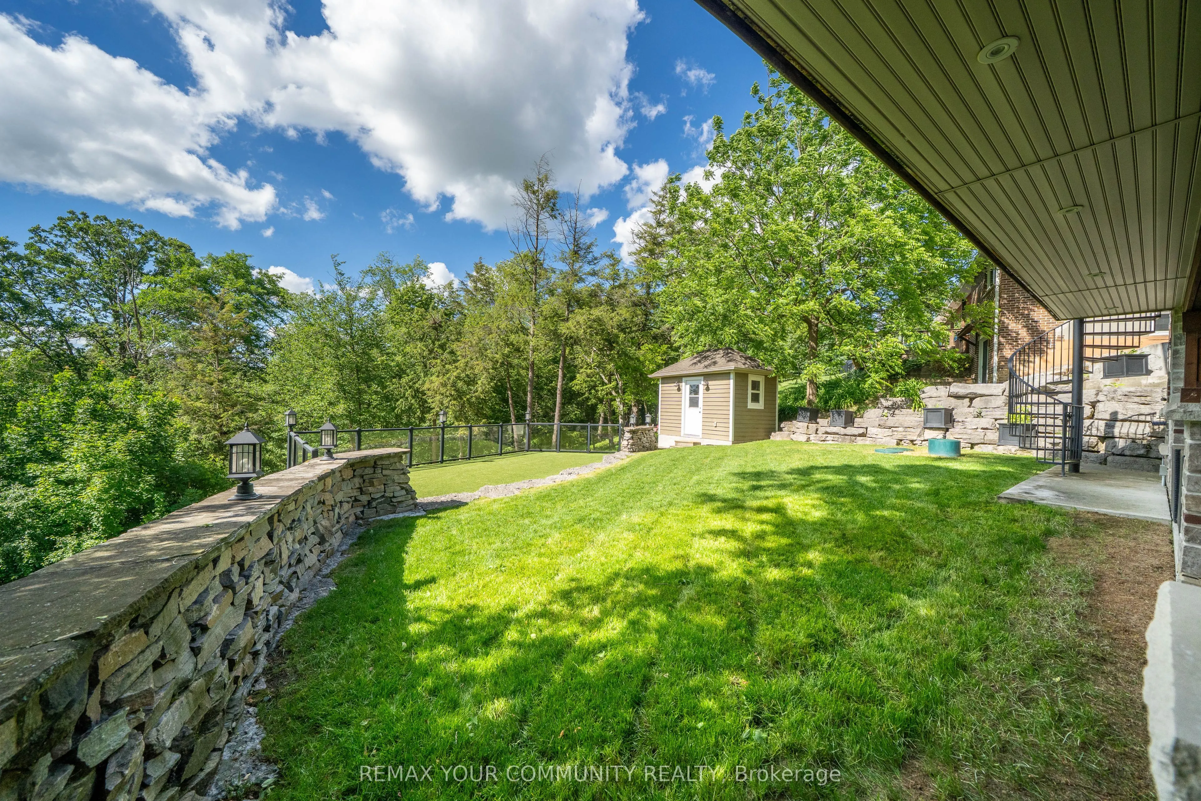 124 Elmpine Trail