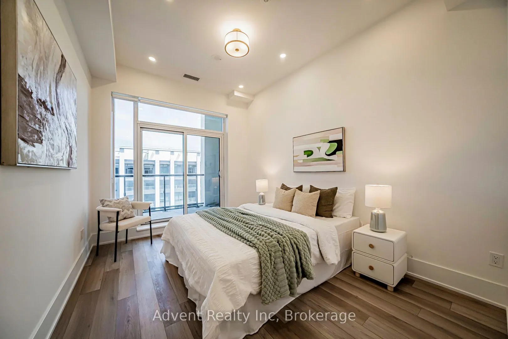 8 Cedarland Drive #PH01