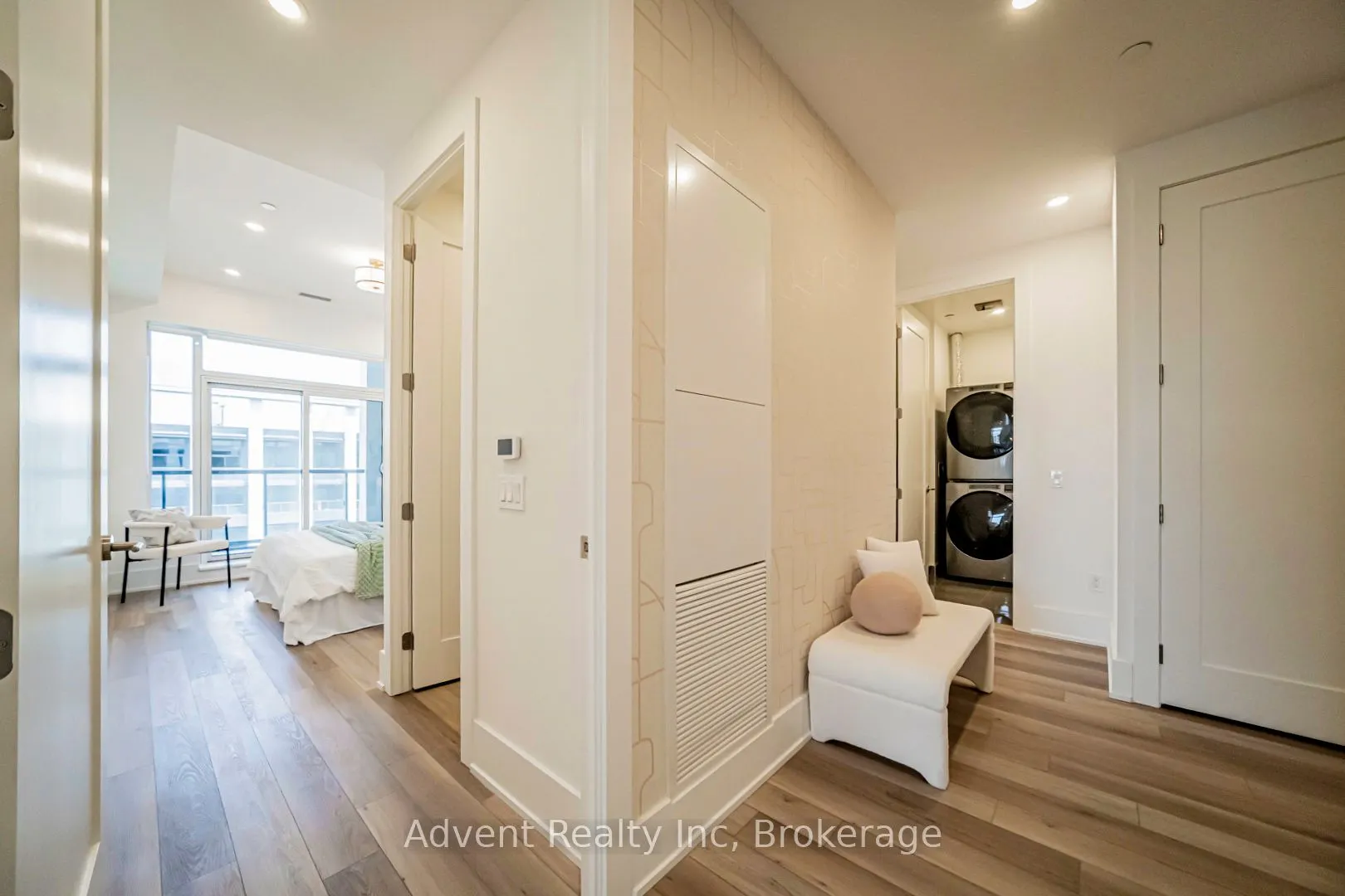 8 Cedarland Drive #PH01