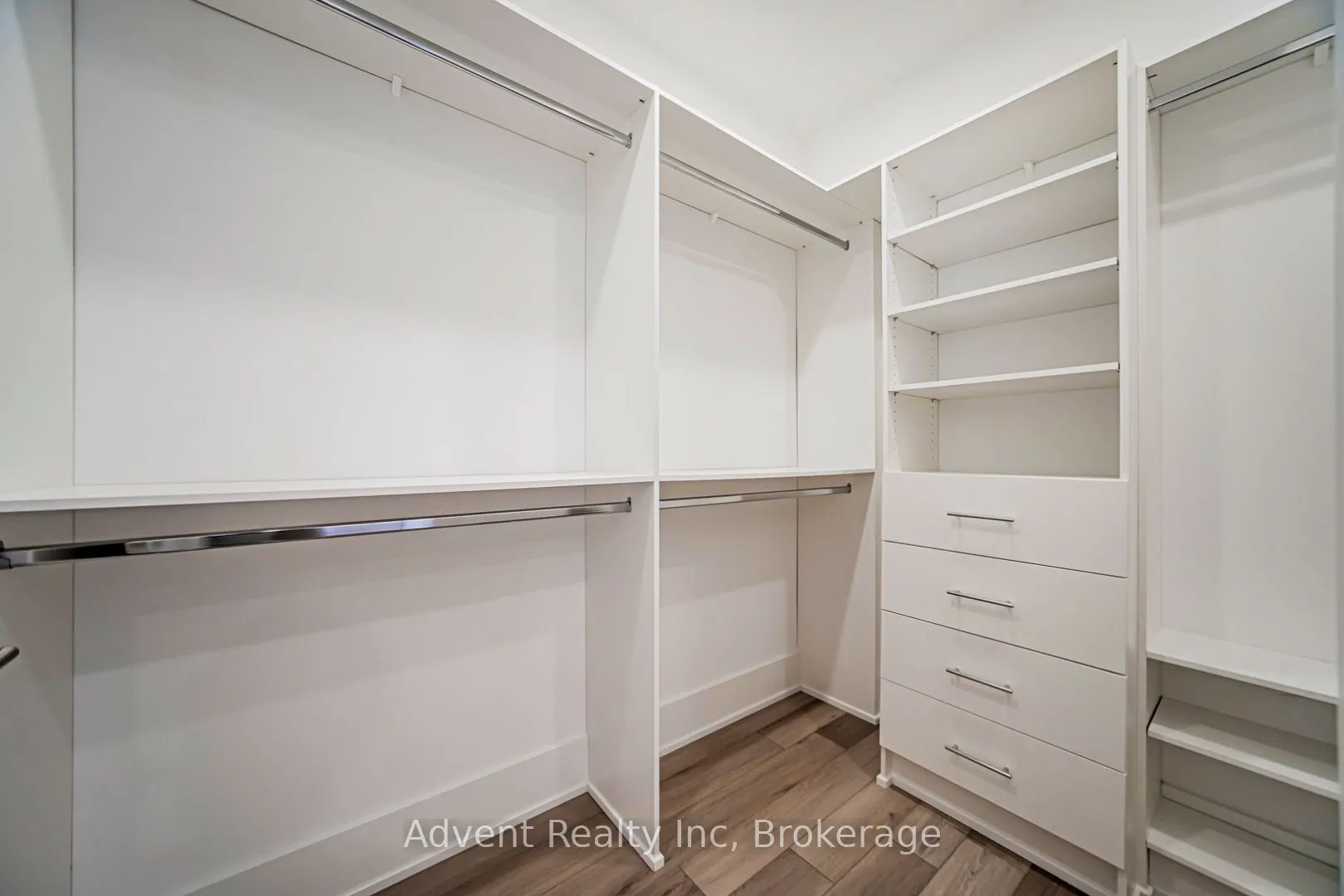 8 Cedarland Drive #PH01