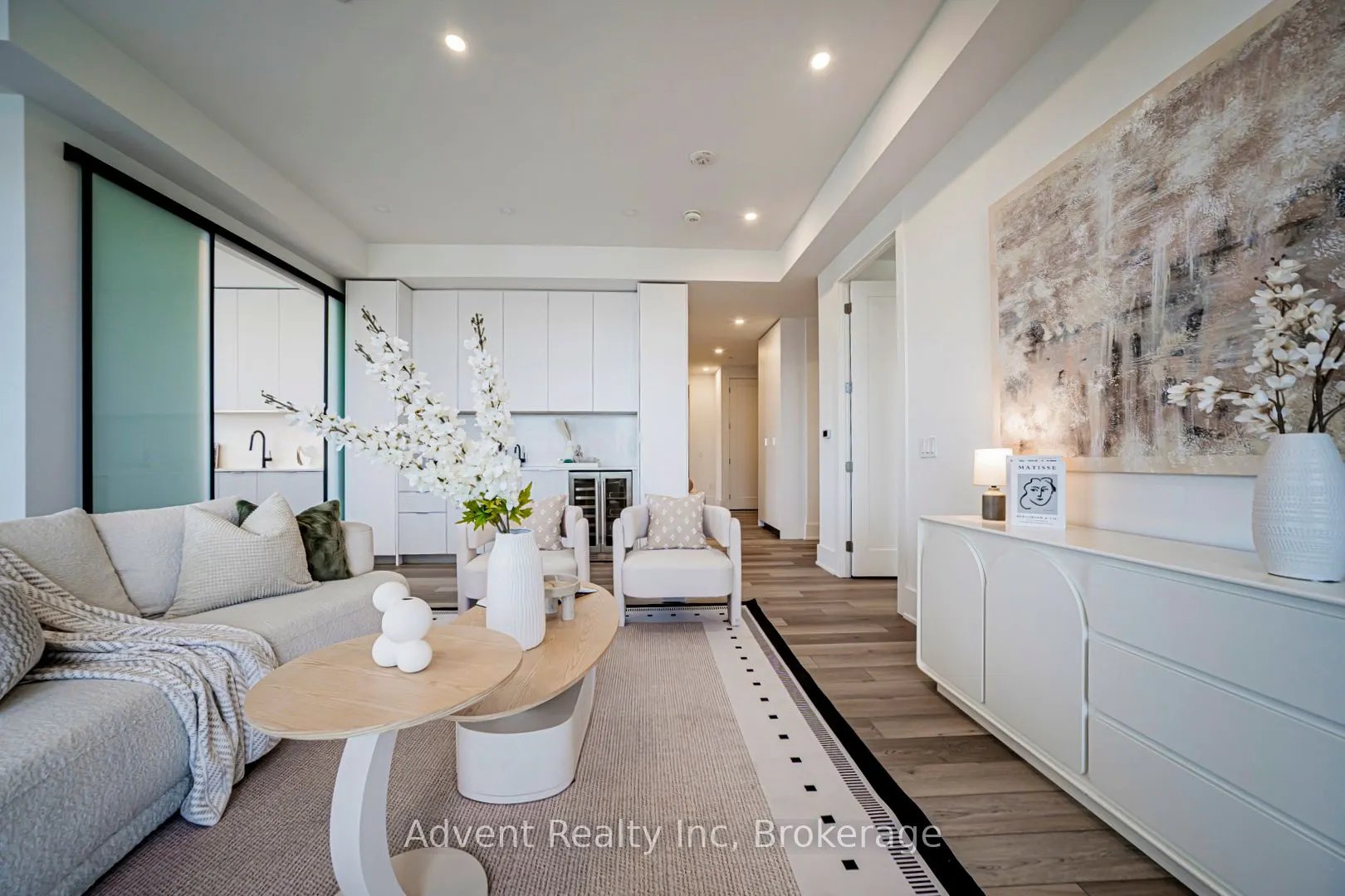 8 Cedarland Drive #PH01