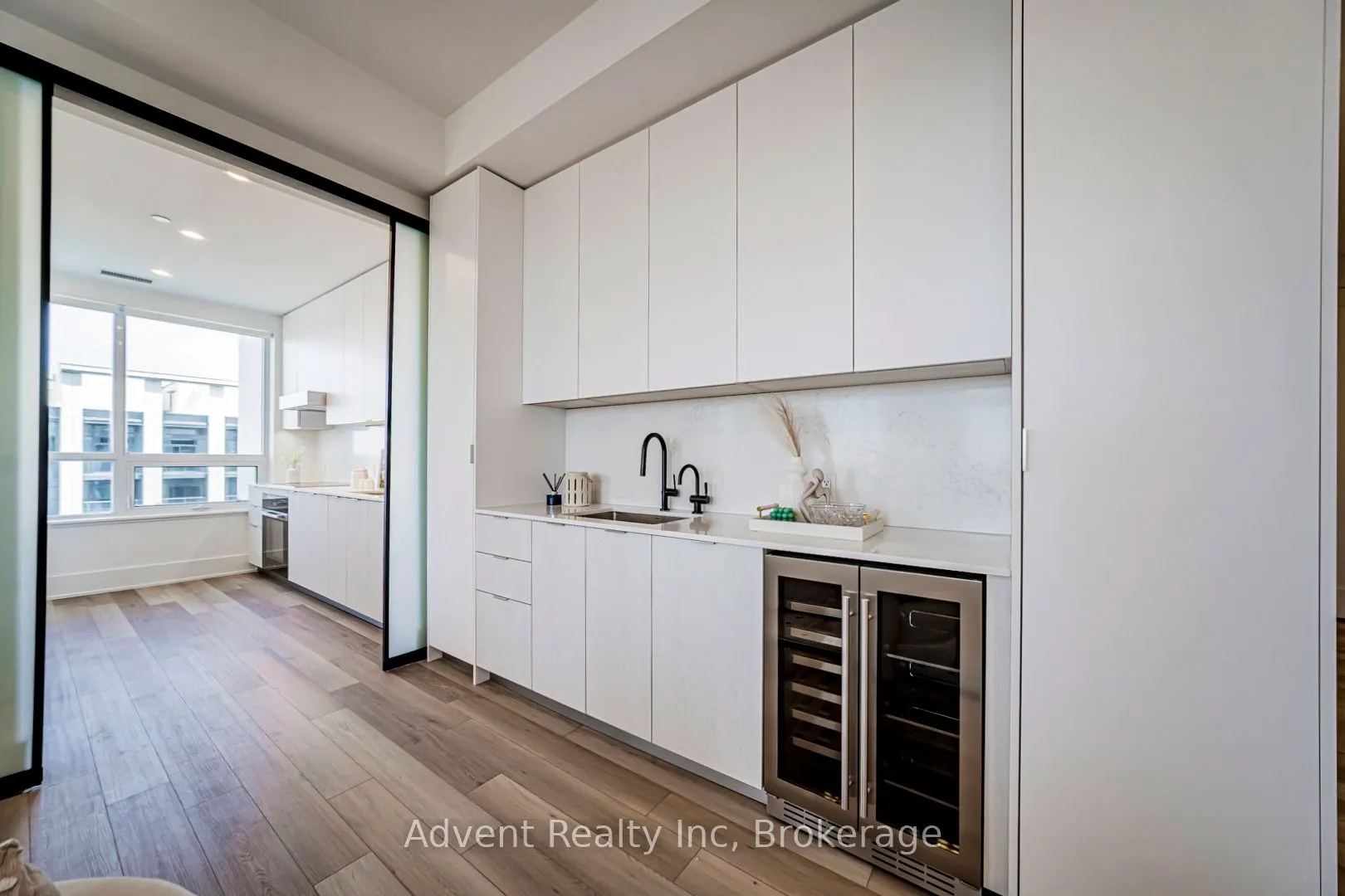 8 Cedarland Drive #PH01
