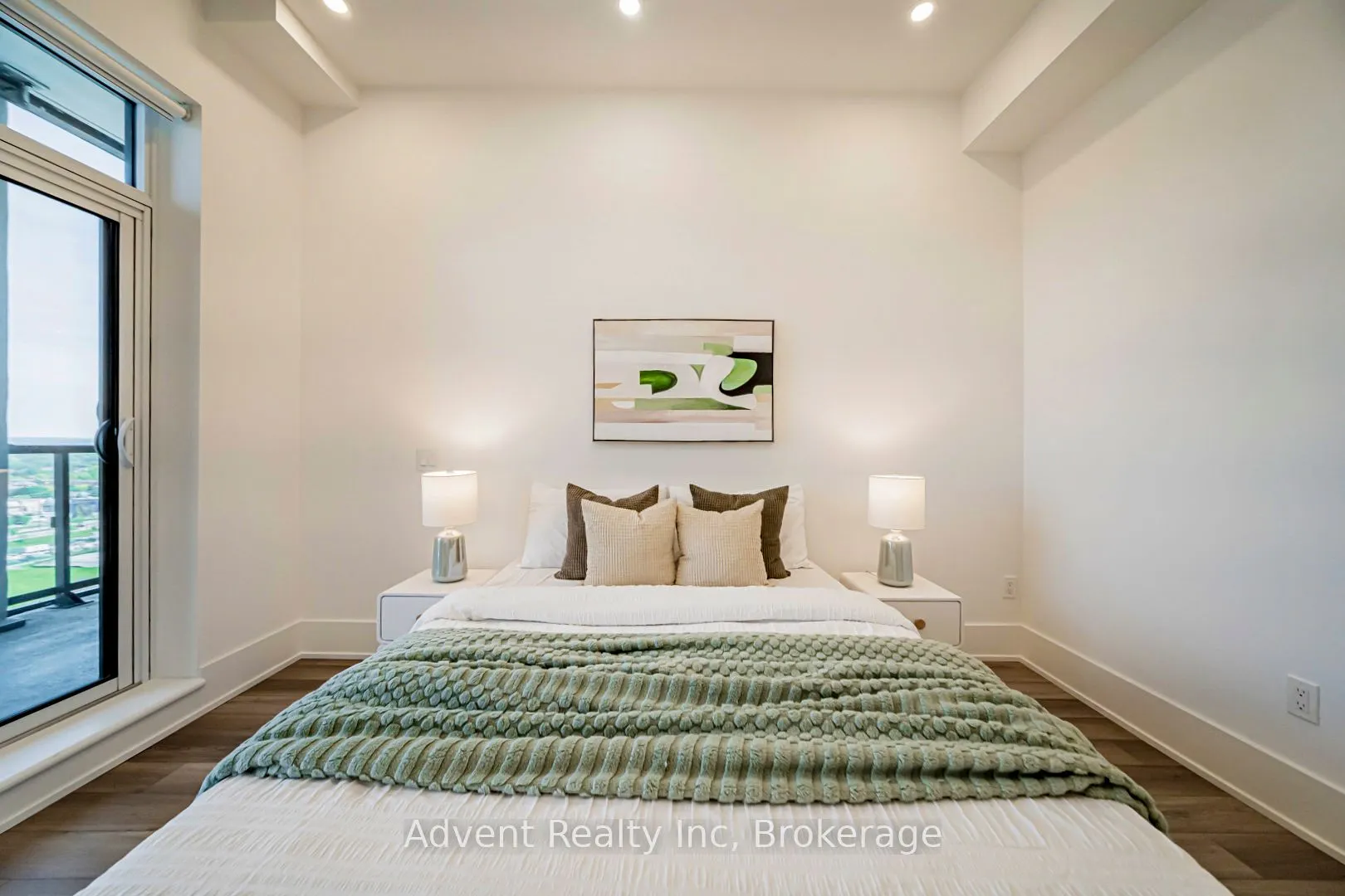 8 Cedarland Drive #PH01