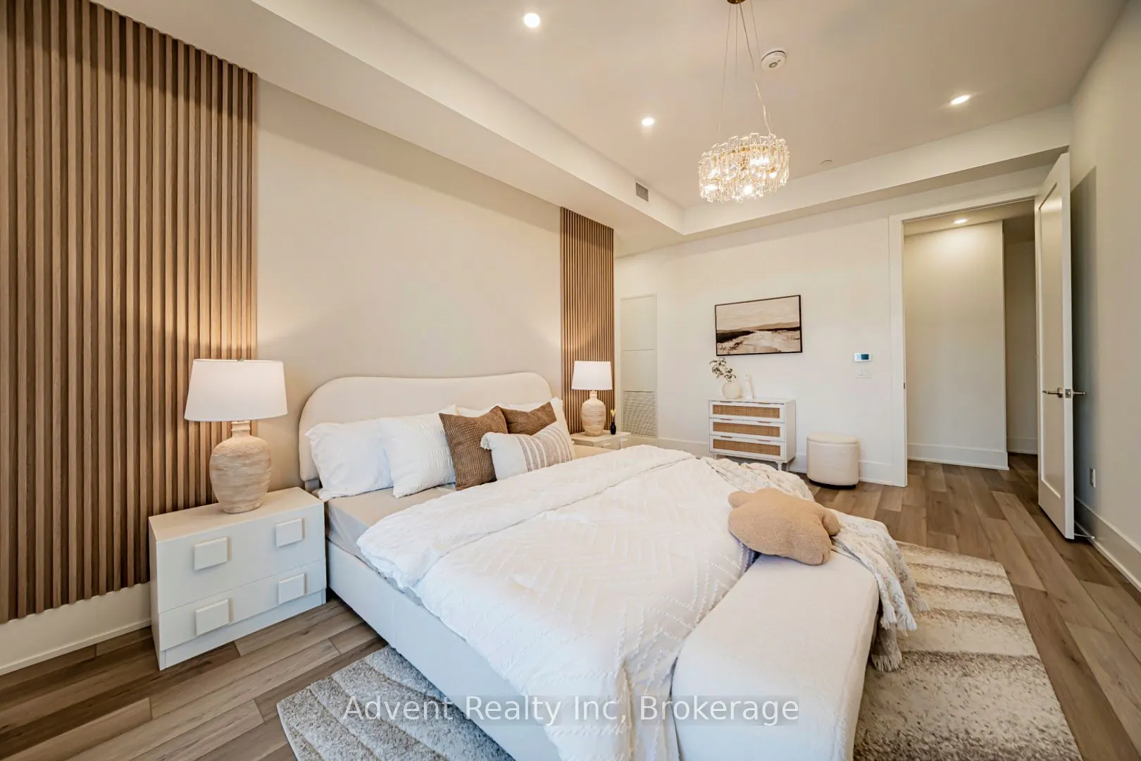 8 Cedarland Drive #PH01