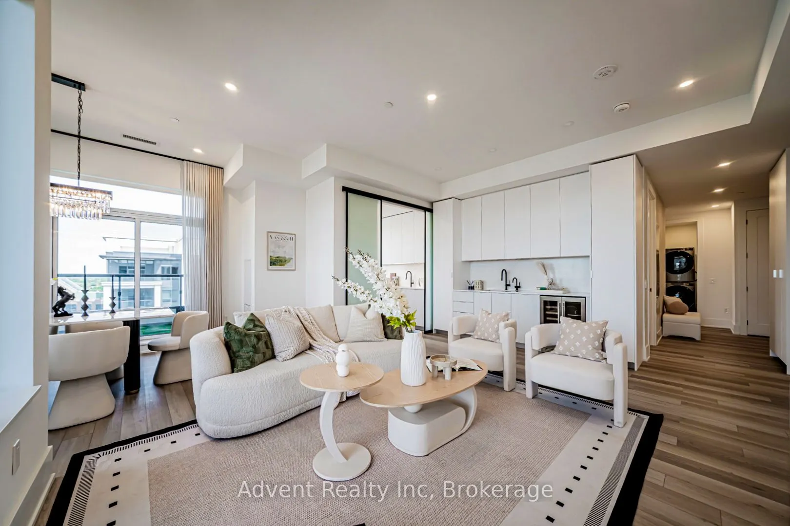 8 Cedarland Drive #PH01