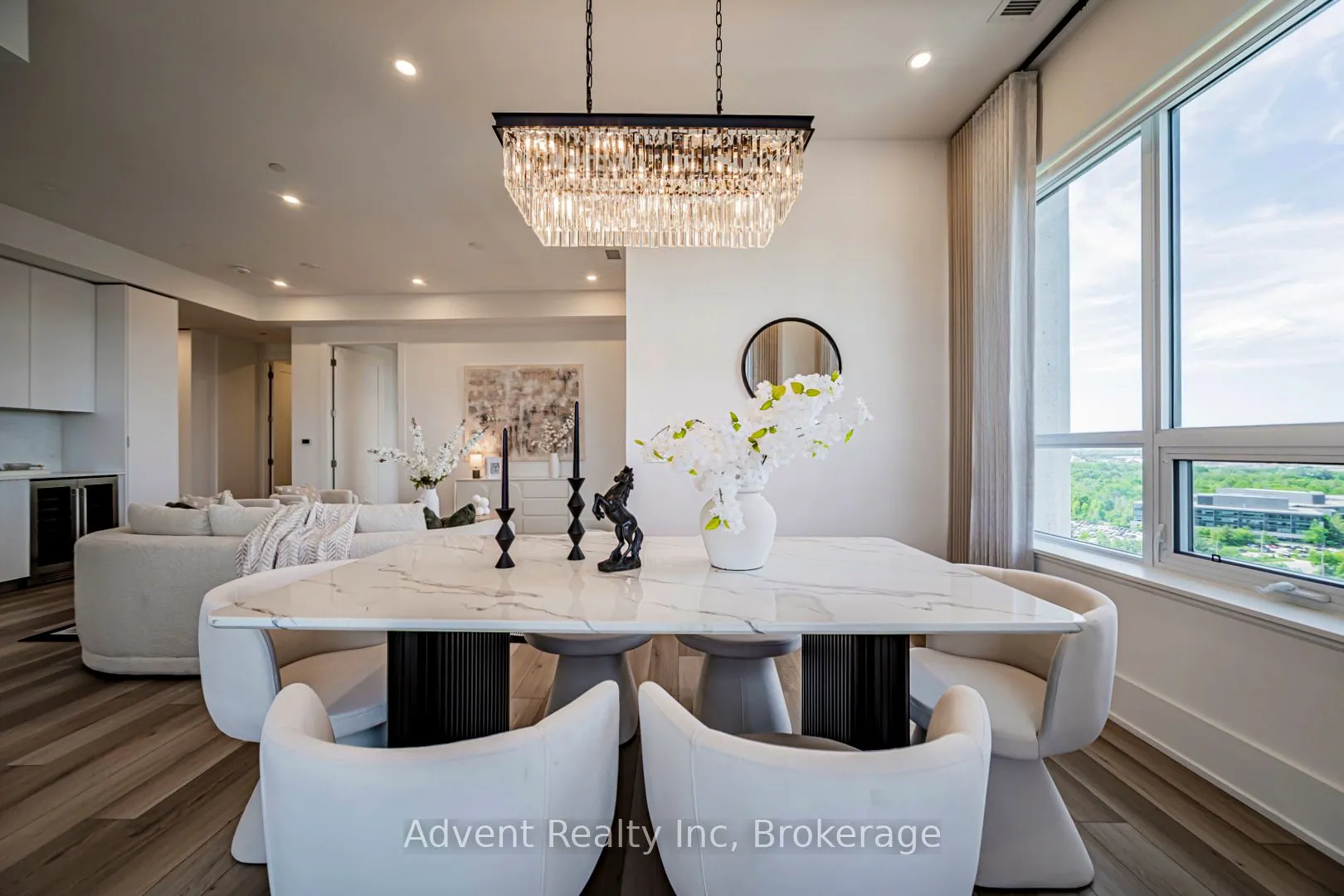 8 Cedarland Drive #PH01