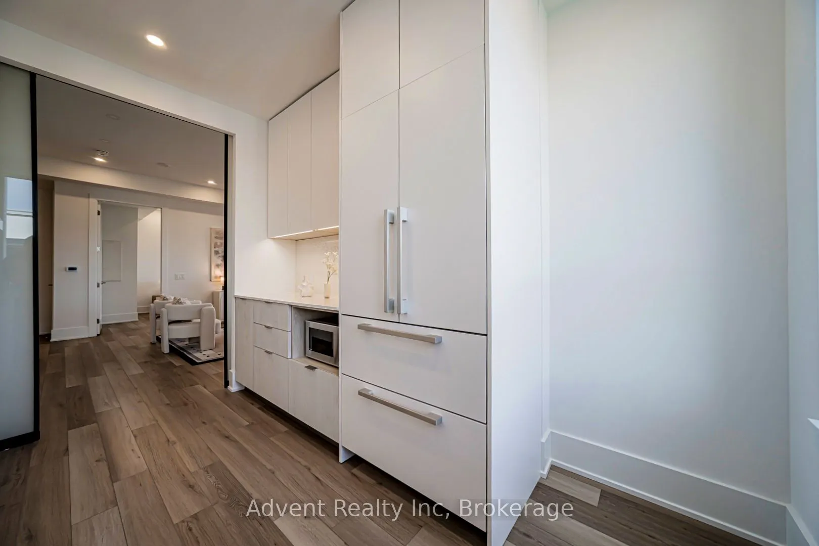 8 Cedarland Drive #PH01