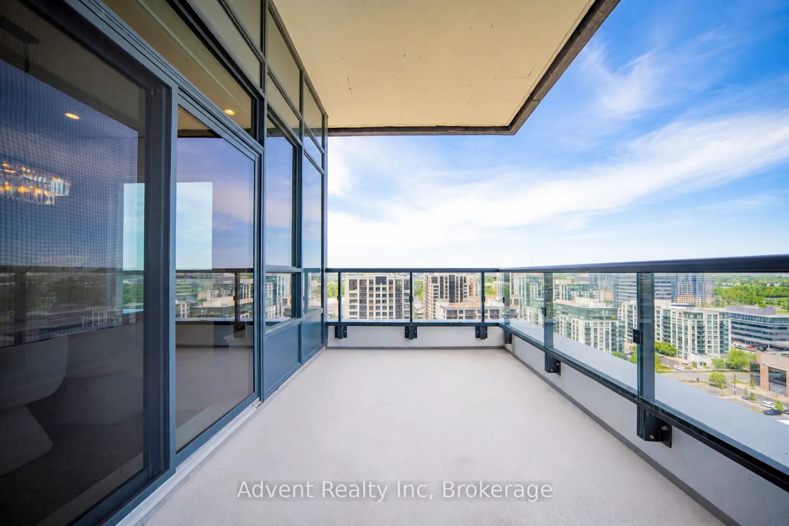 8 Cedarland Drive #PH01