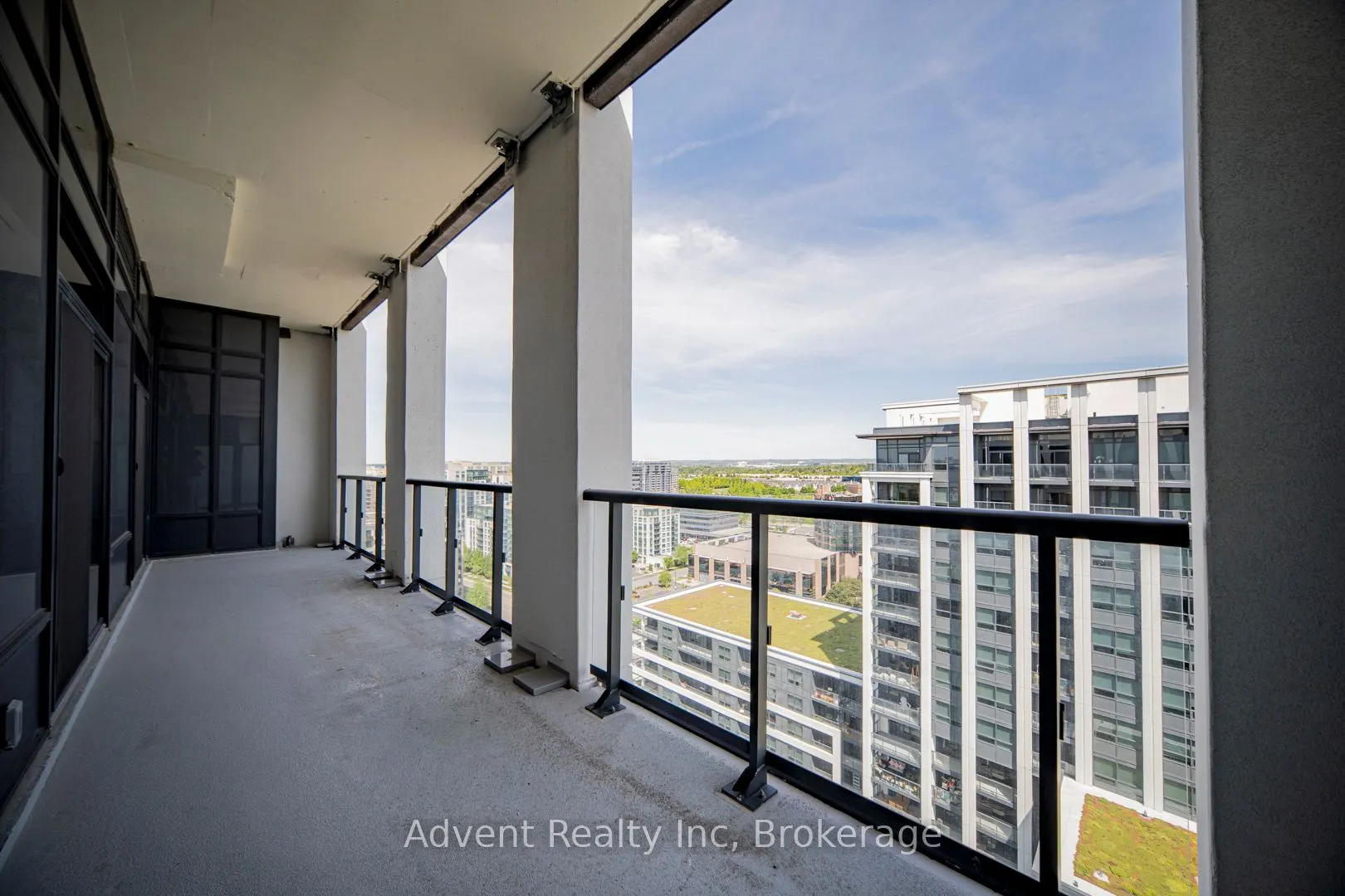 8 Cedarland Drive #PH01