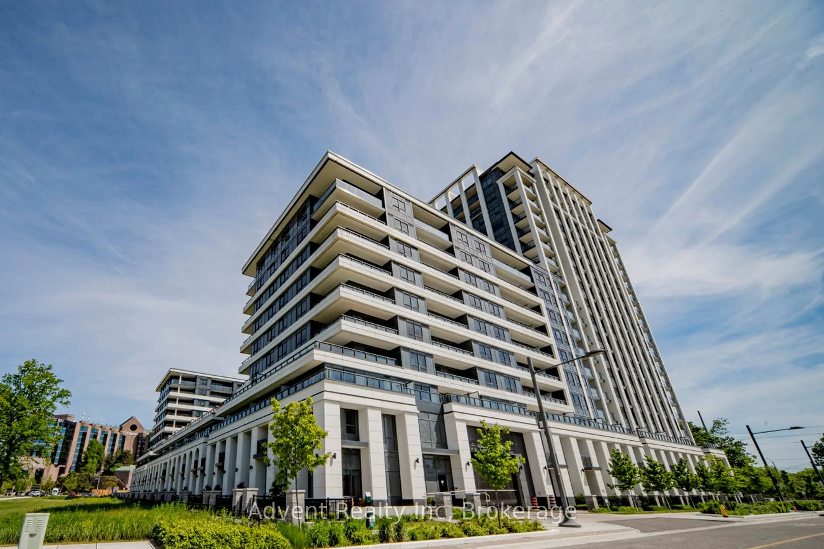 8 Cedarland Drive #PH01