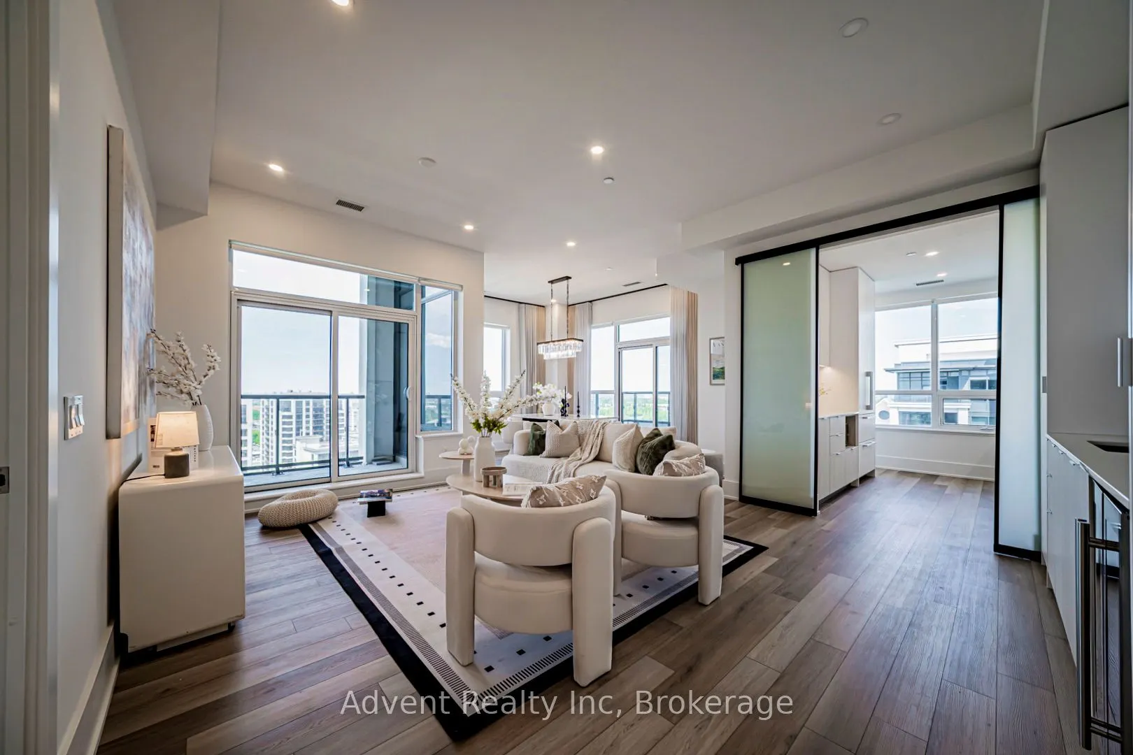 8 Cedarland Drive #PH01