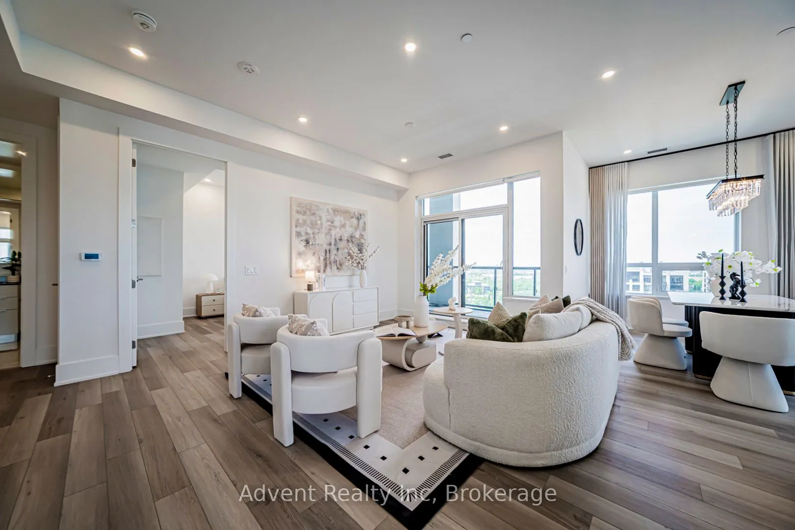 8 Cedarland Drive #PH01