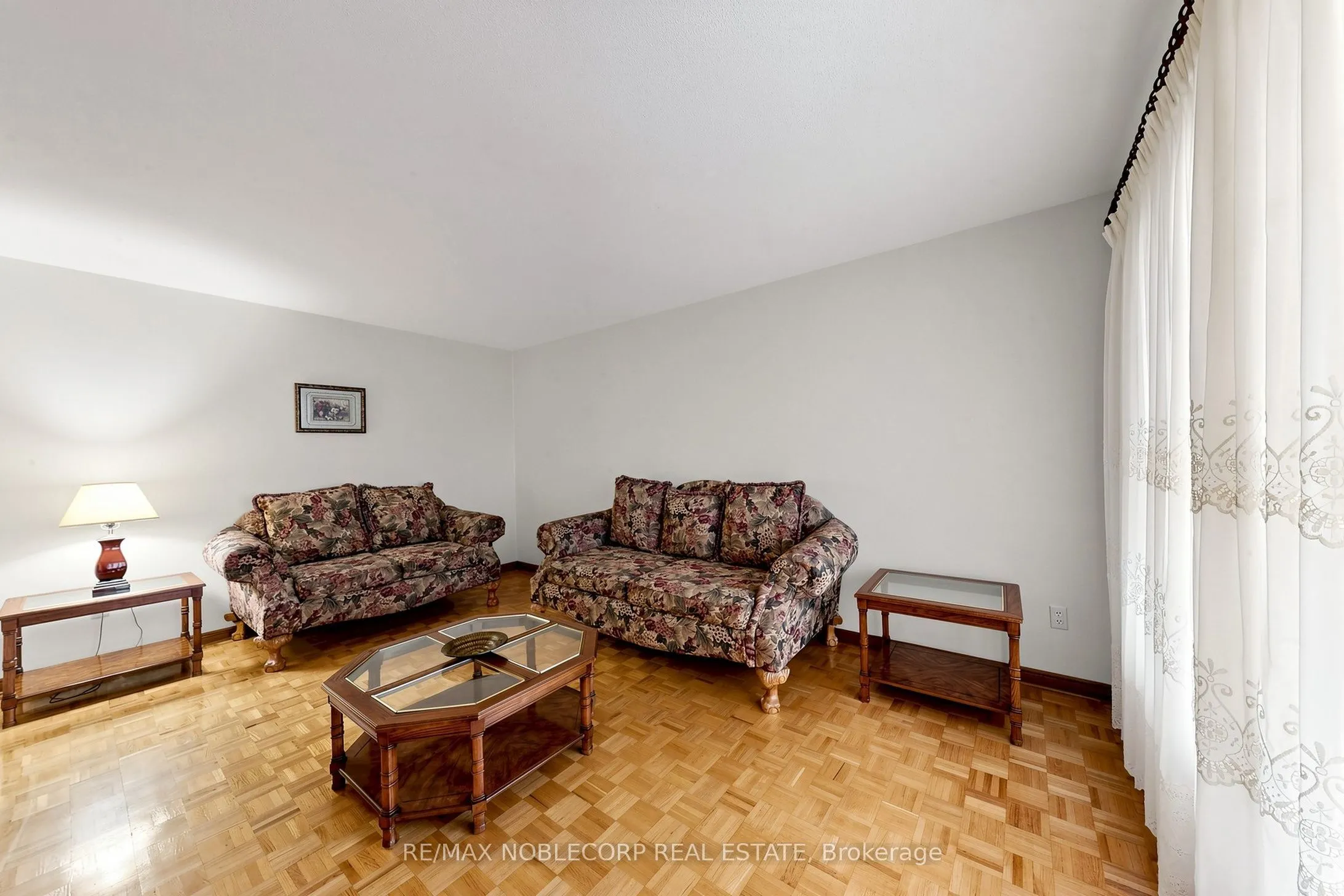 162 Venetian Crescent