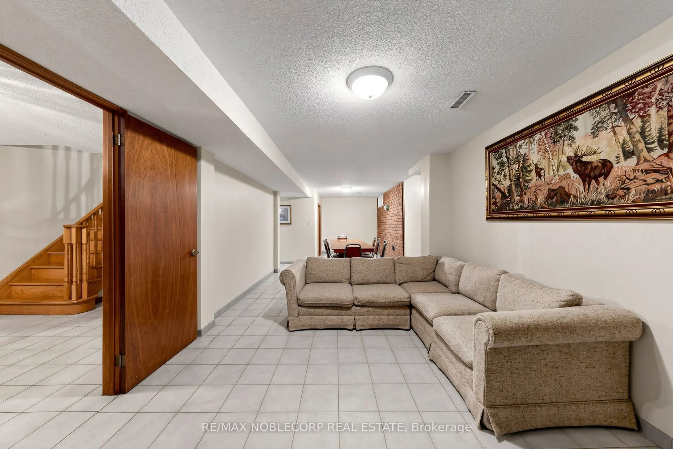162 Venetian Crescent