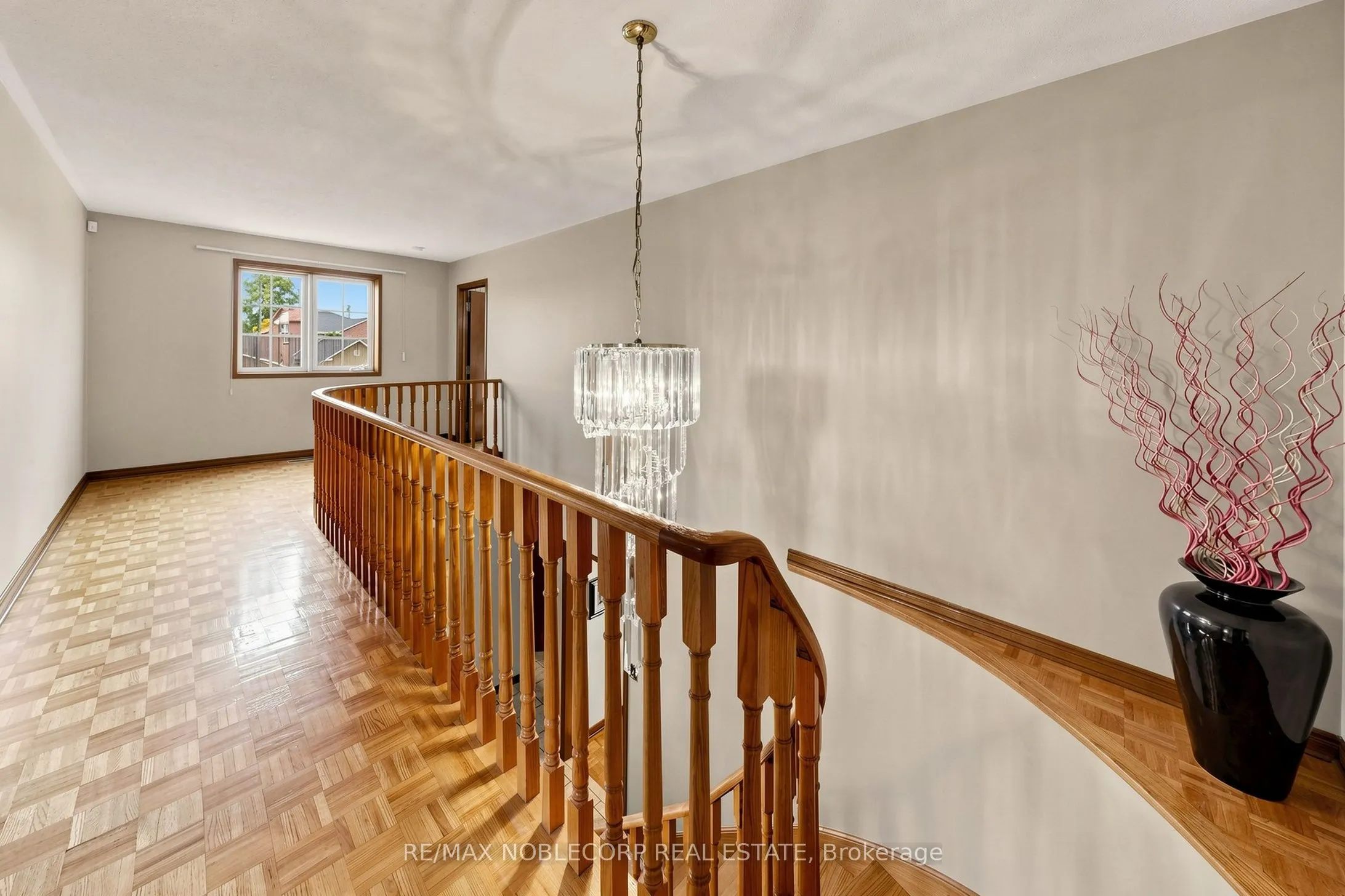 162 Venetian Crescent