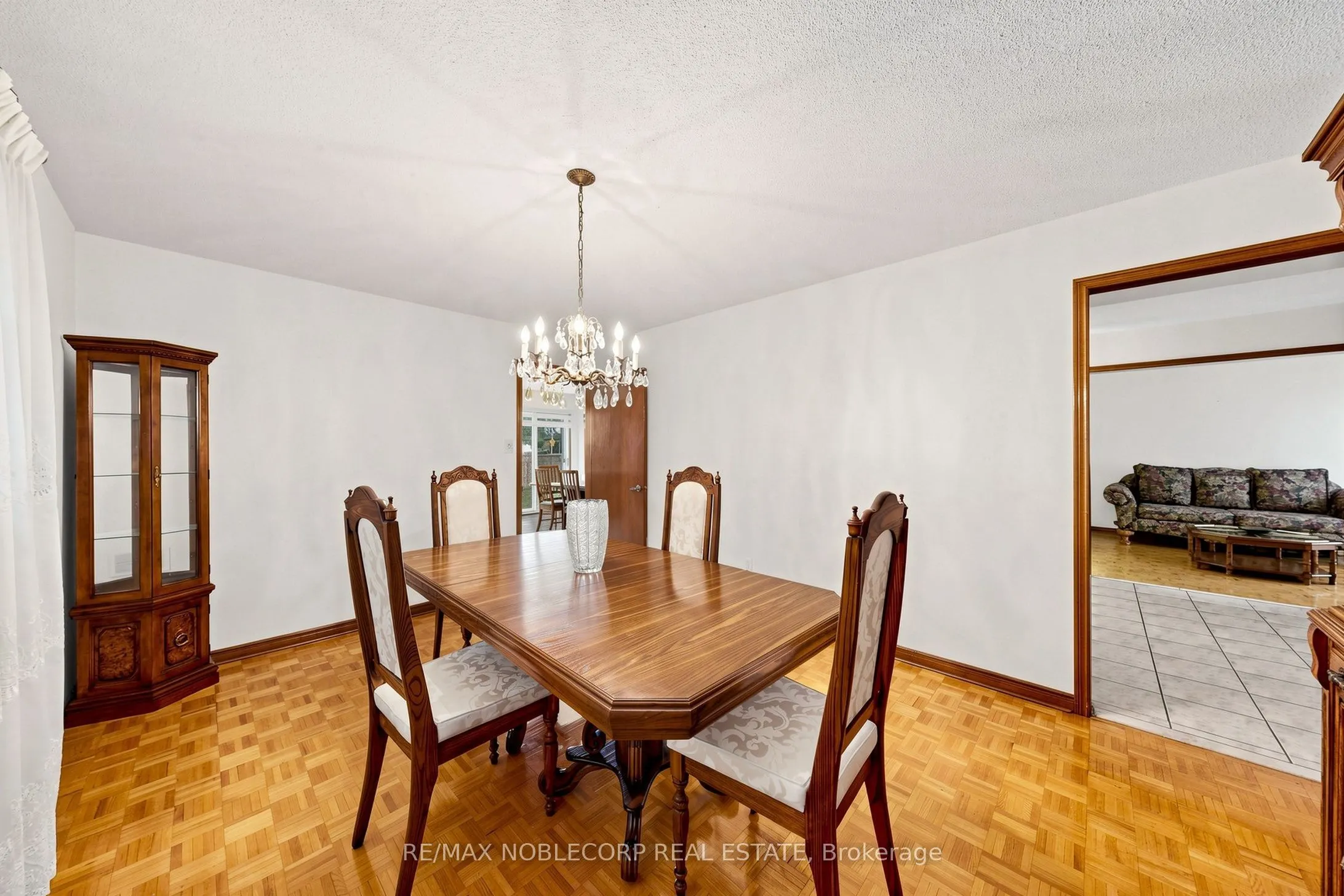 162 Venetian Crescent