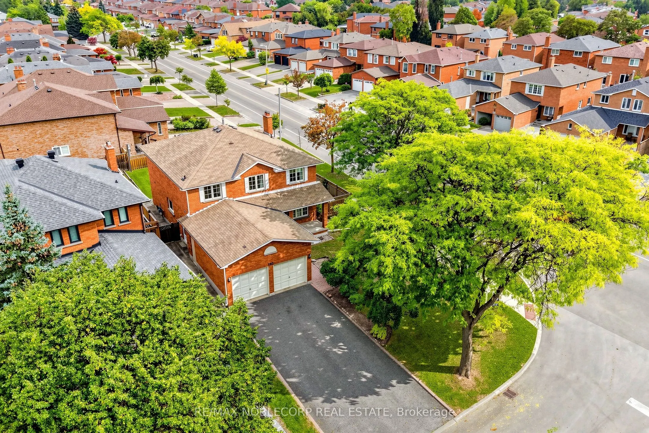 162 Venetian Crescent