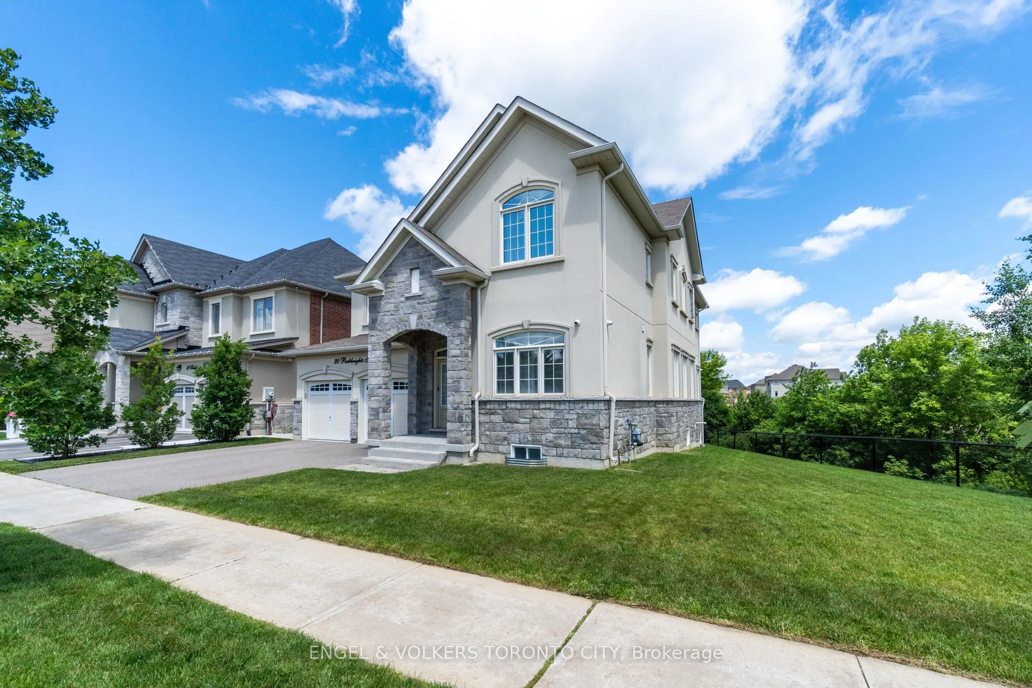 20 Parkheights Trail