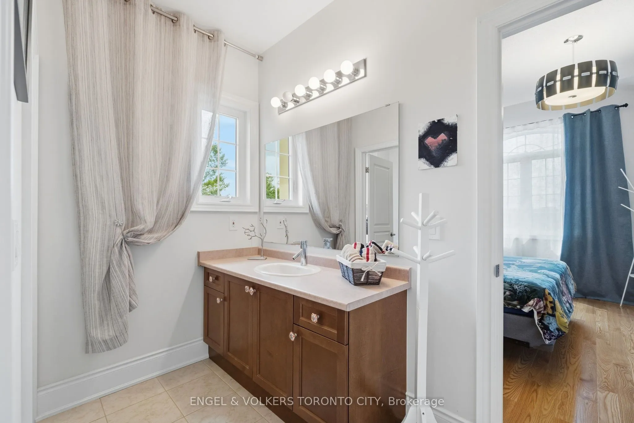 20 Parkheights Trail