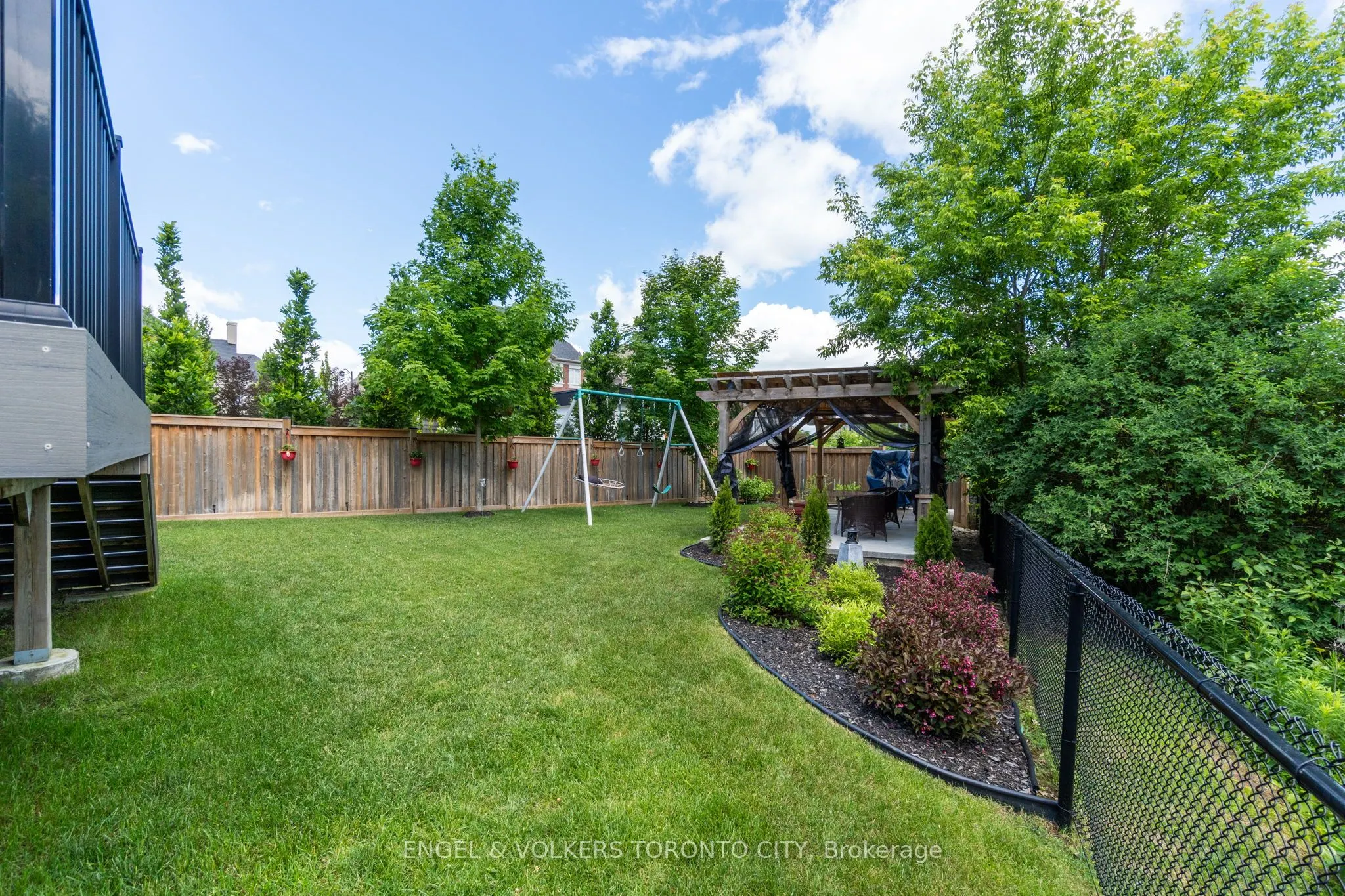 20 Parkheights Trail