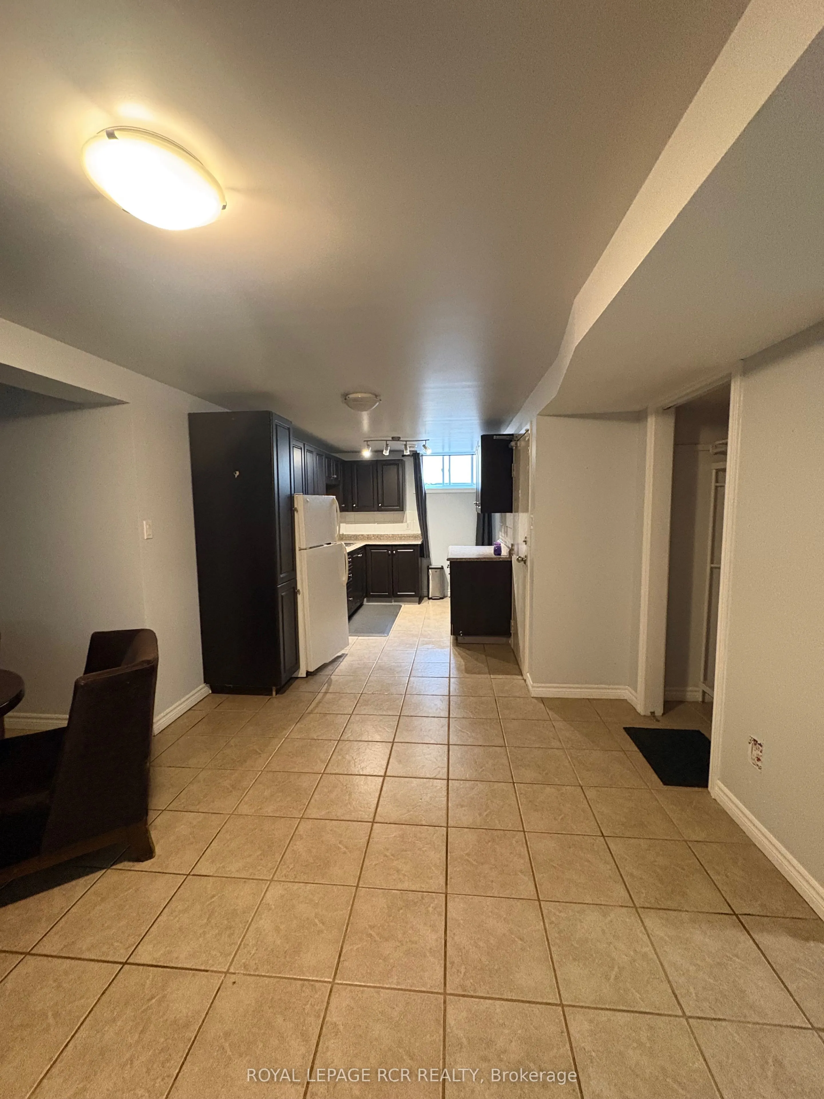12 Maple Avenue E