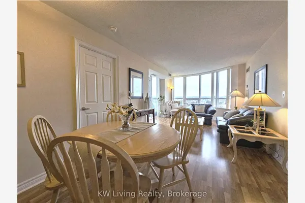 33 Cox Boulevard