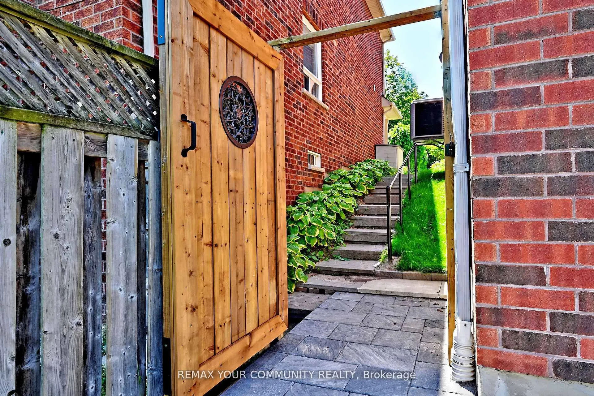 73 Laurendale Avenue