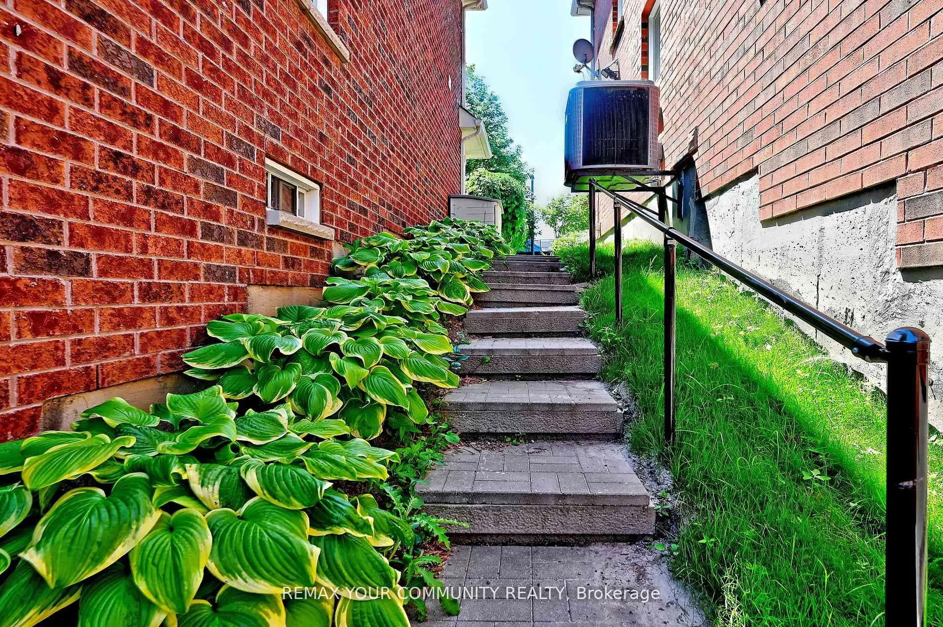 73 Laurendale Avenue