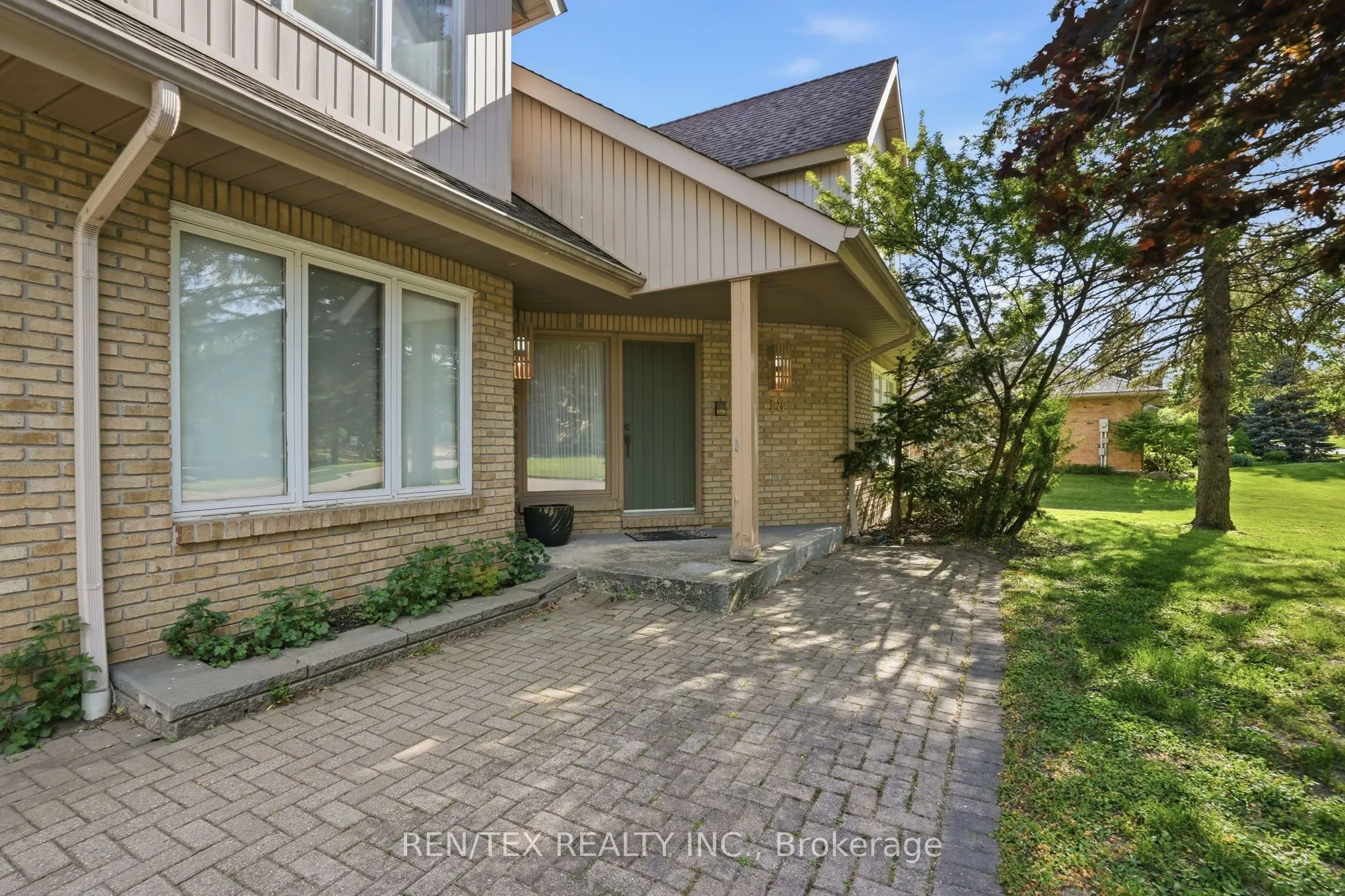 18 Curtis Crescent
