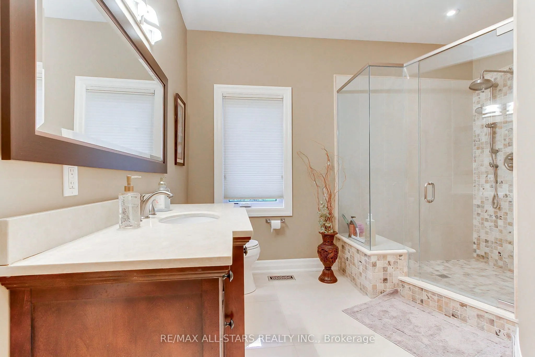 15 Lobraico Lane