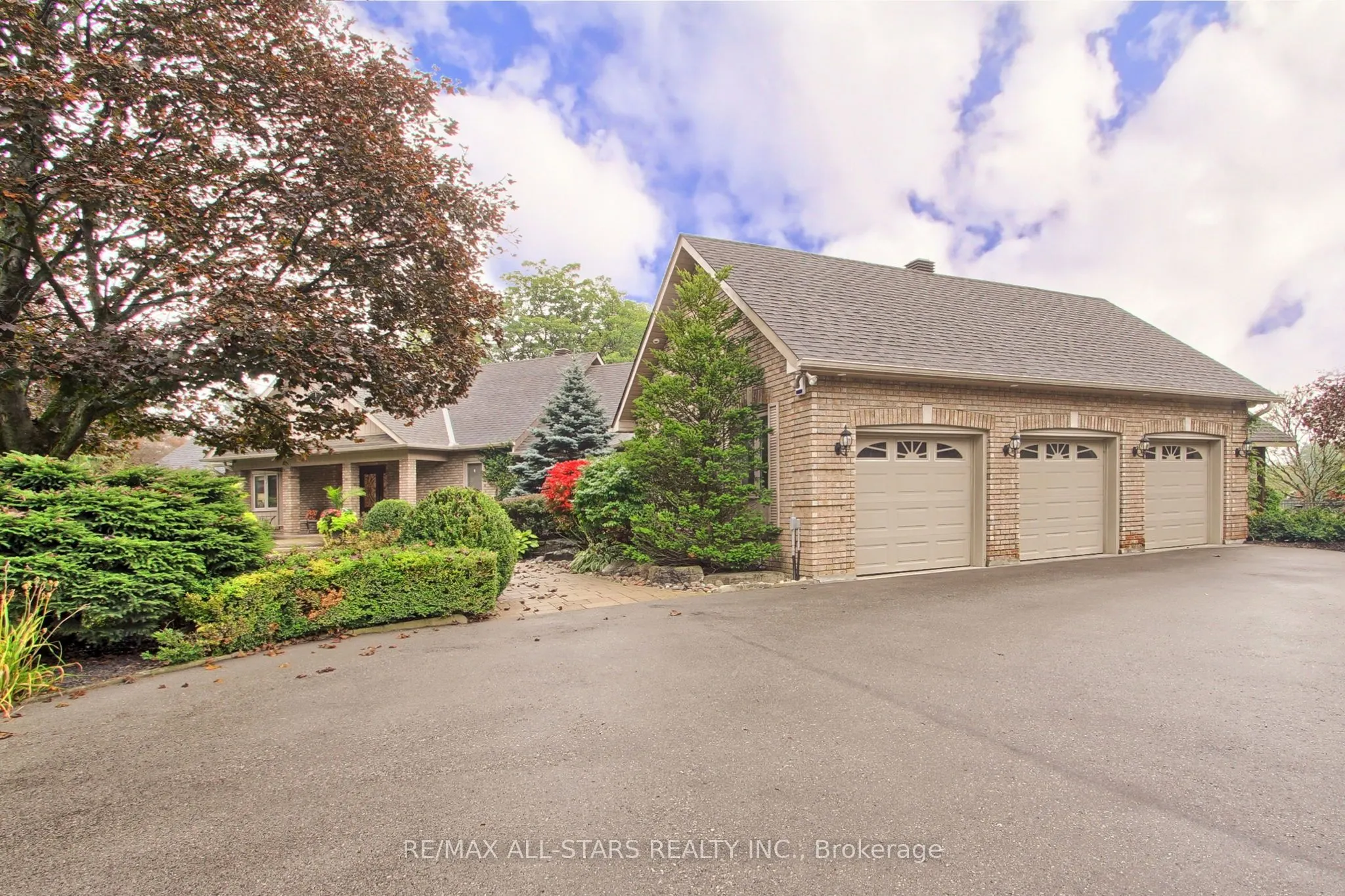 15 Lobraico Lane