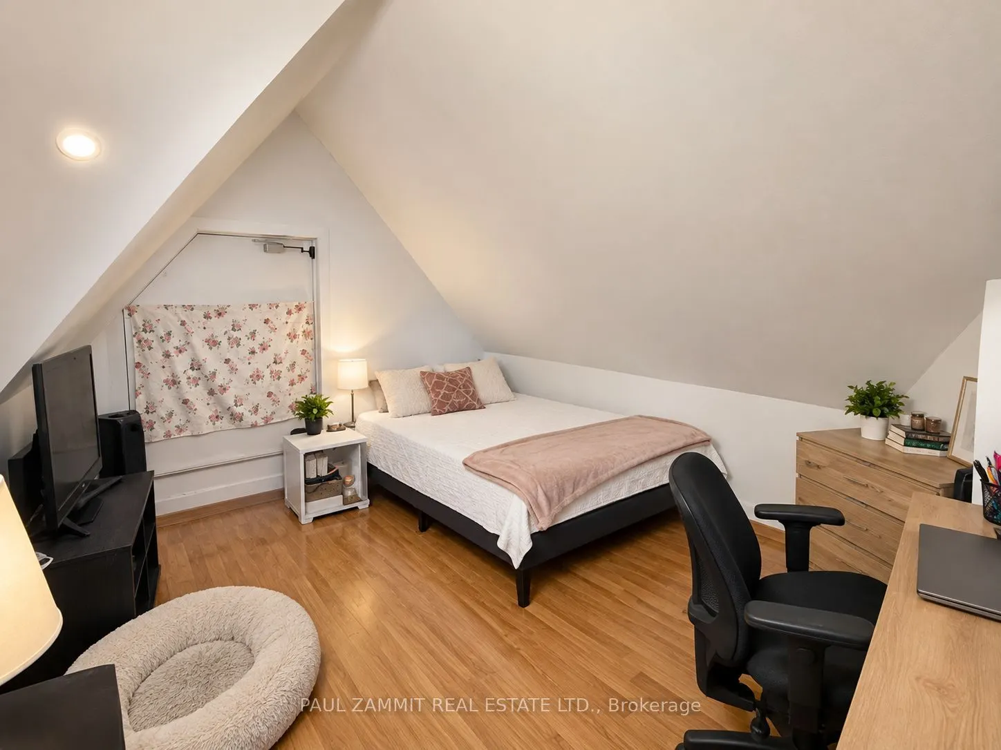 58 Morgan Avenue #2 Flr