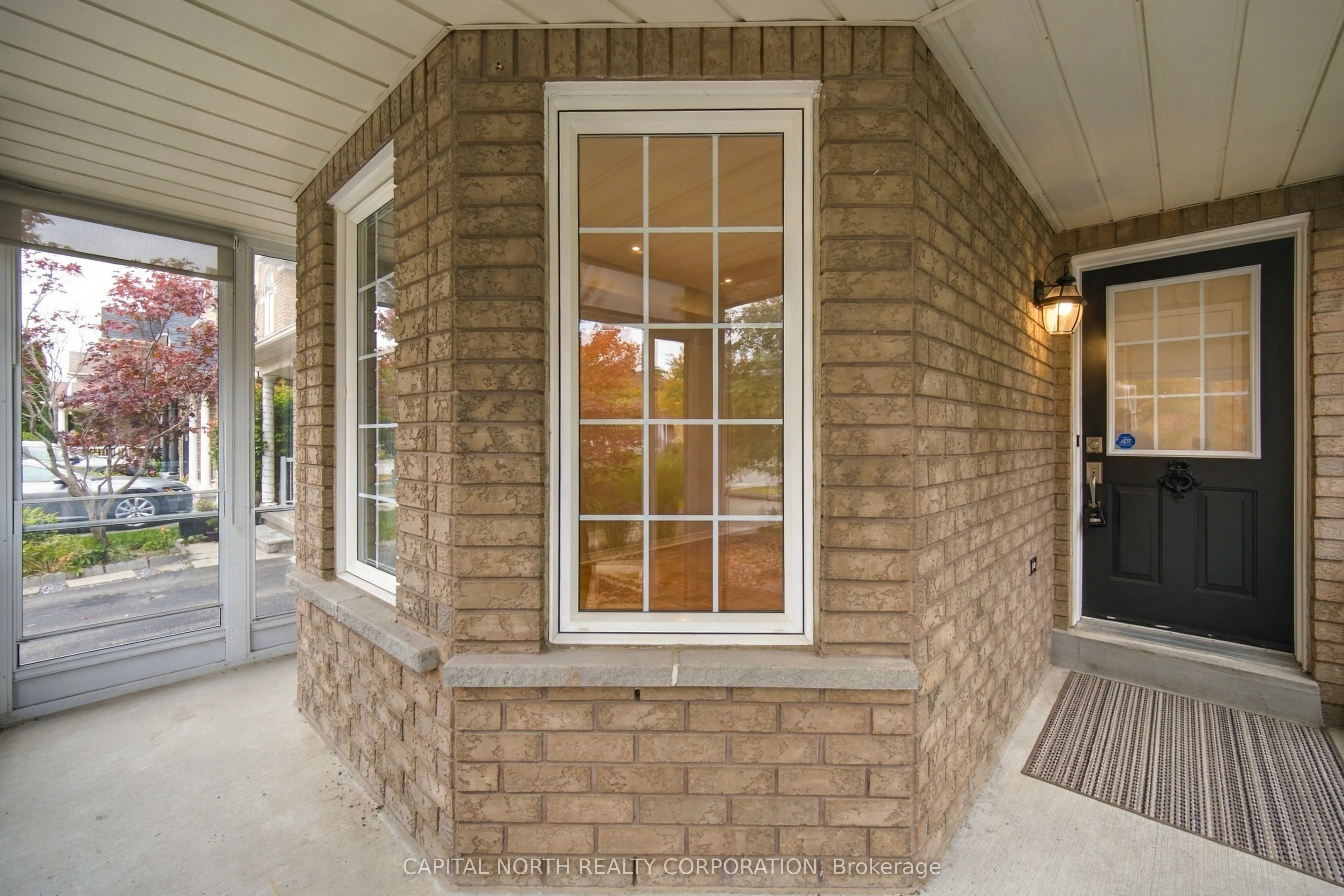 21 Walkview Crescent