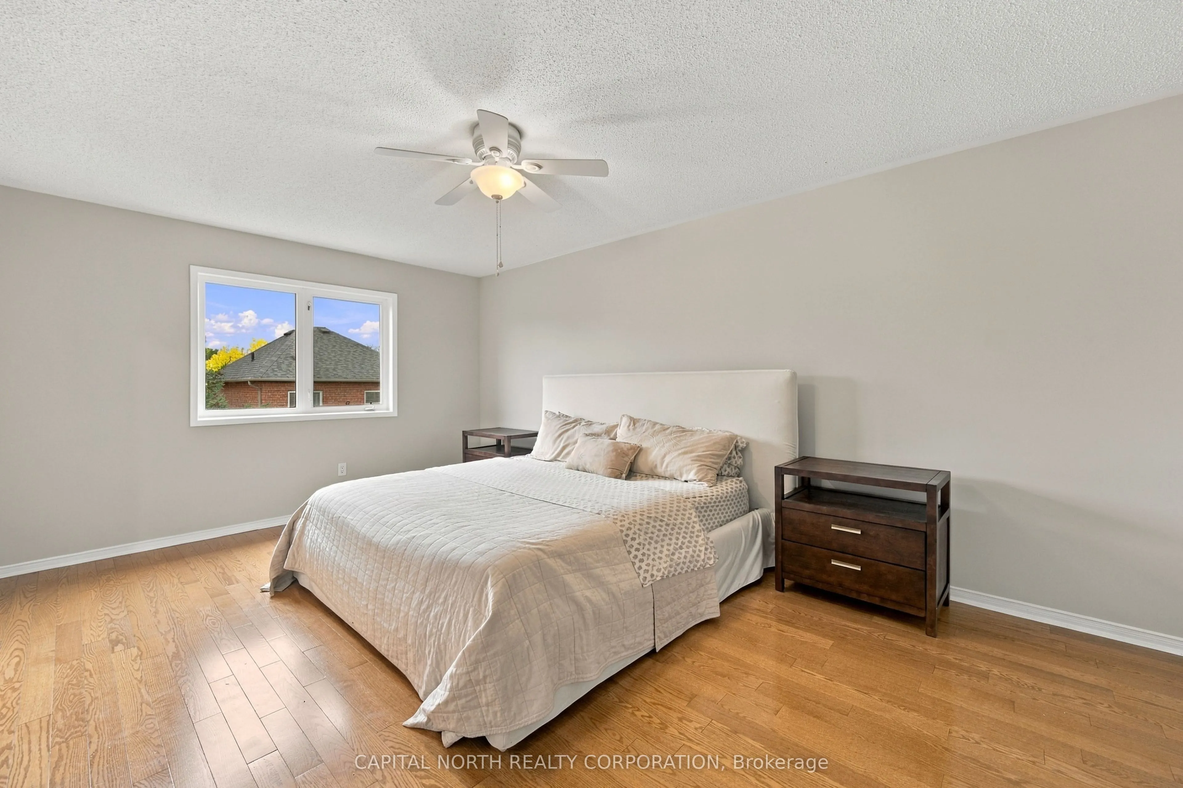 21 Walkview Crescent
