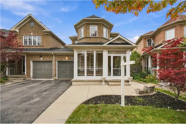 21 Walkview Crescent