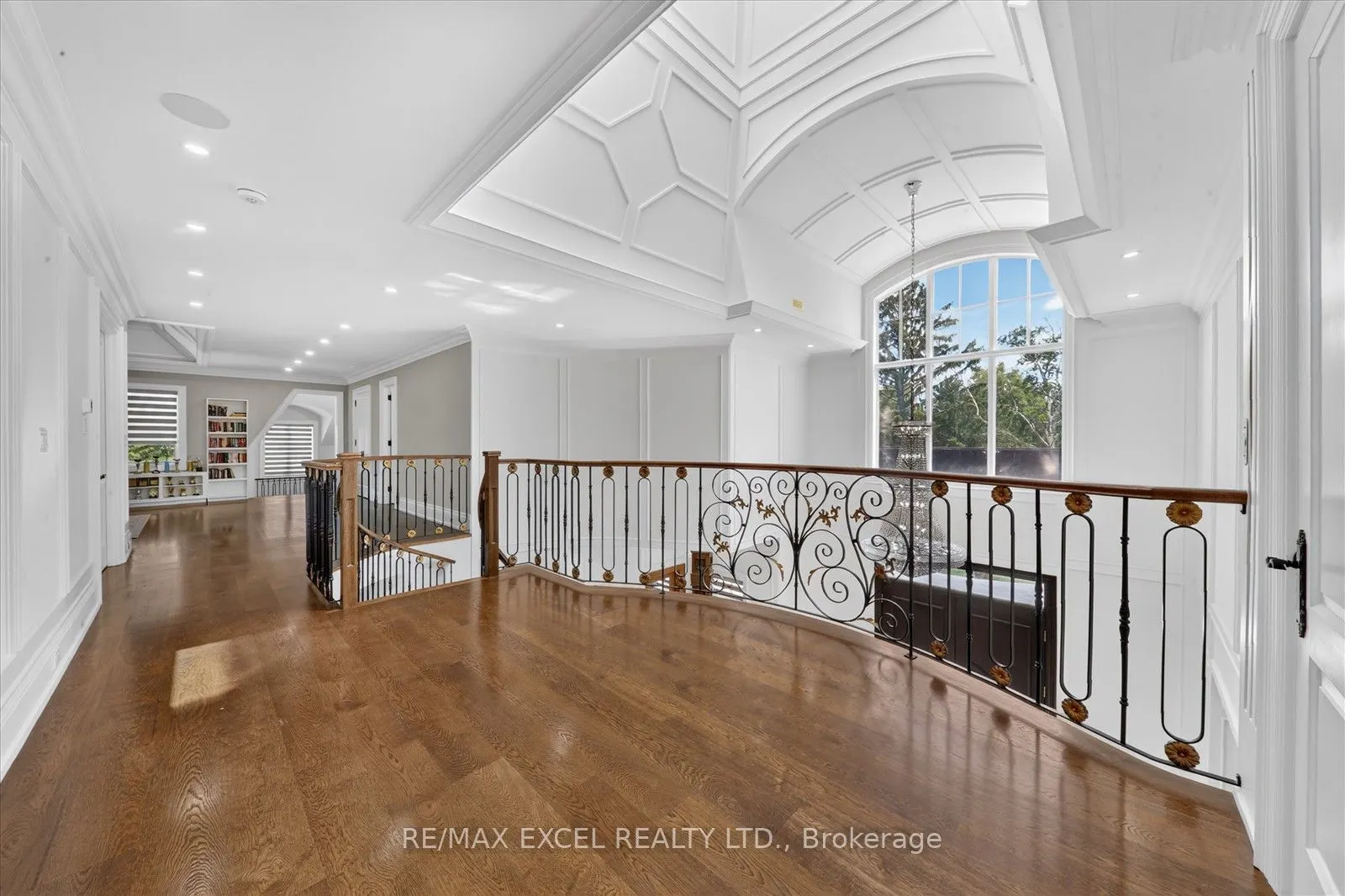 28 Personna Boulevard
