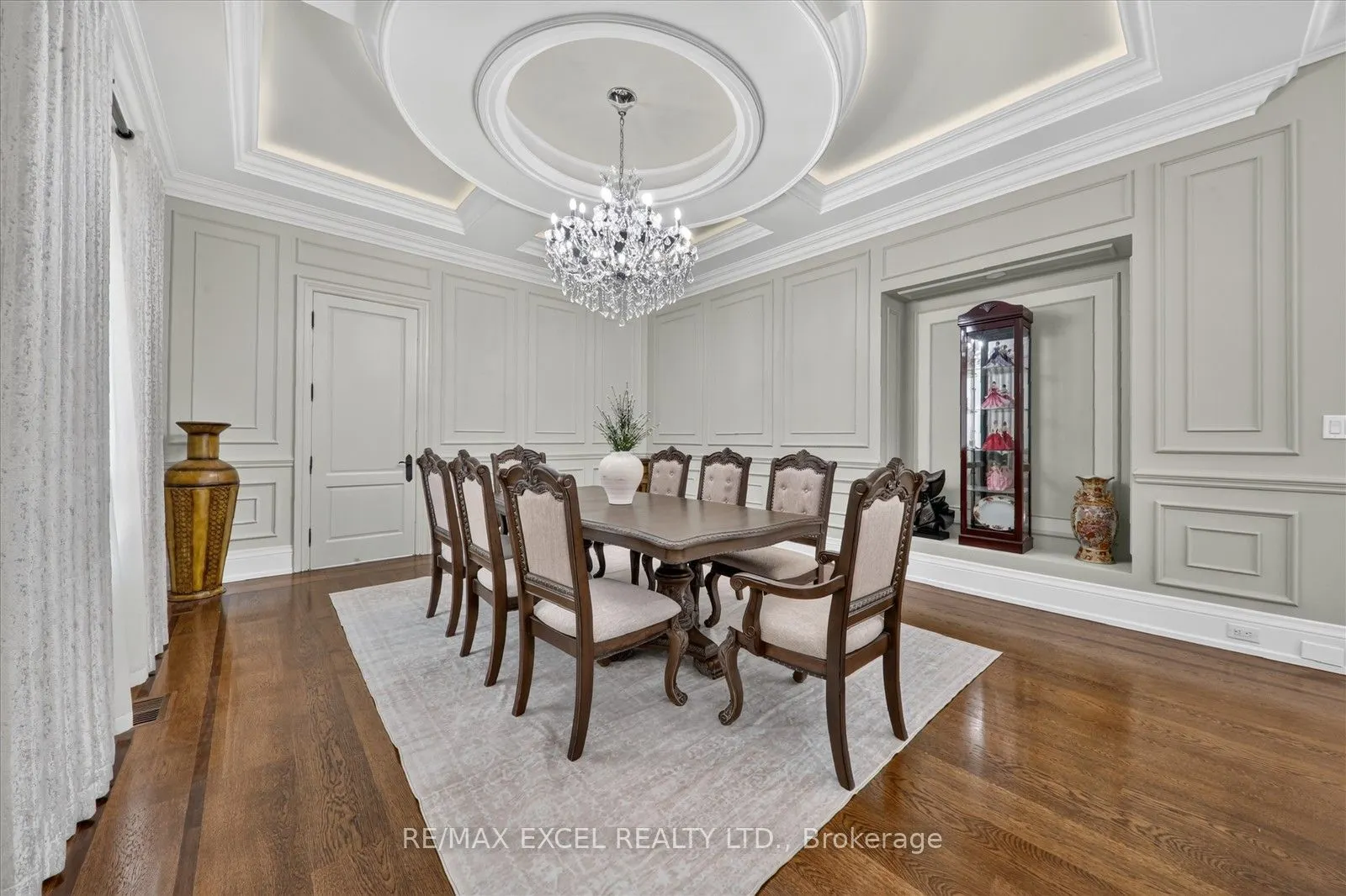 28 Personna Boulevard