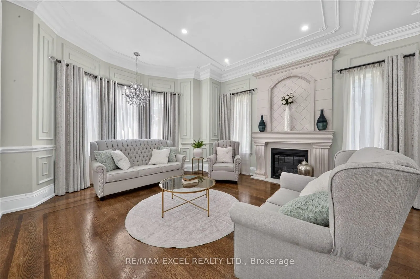 28 Personna Boulevard