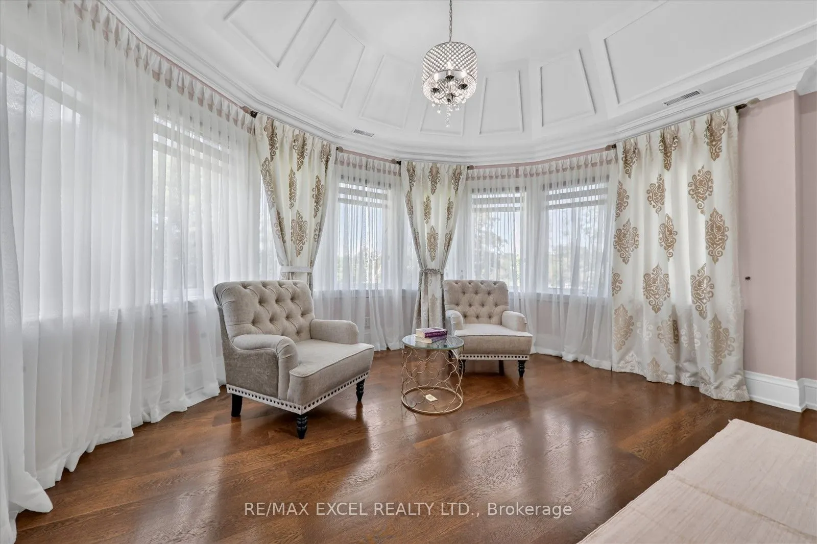 28 Personna Boulevard