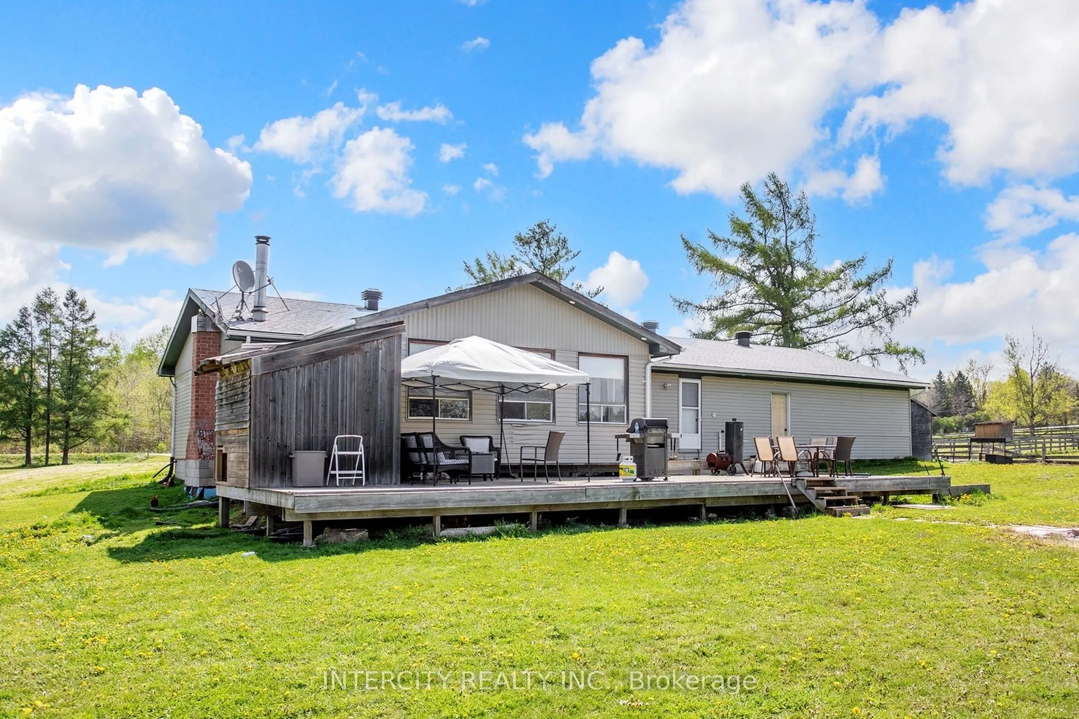 2076 15th Side Road