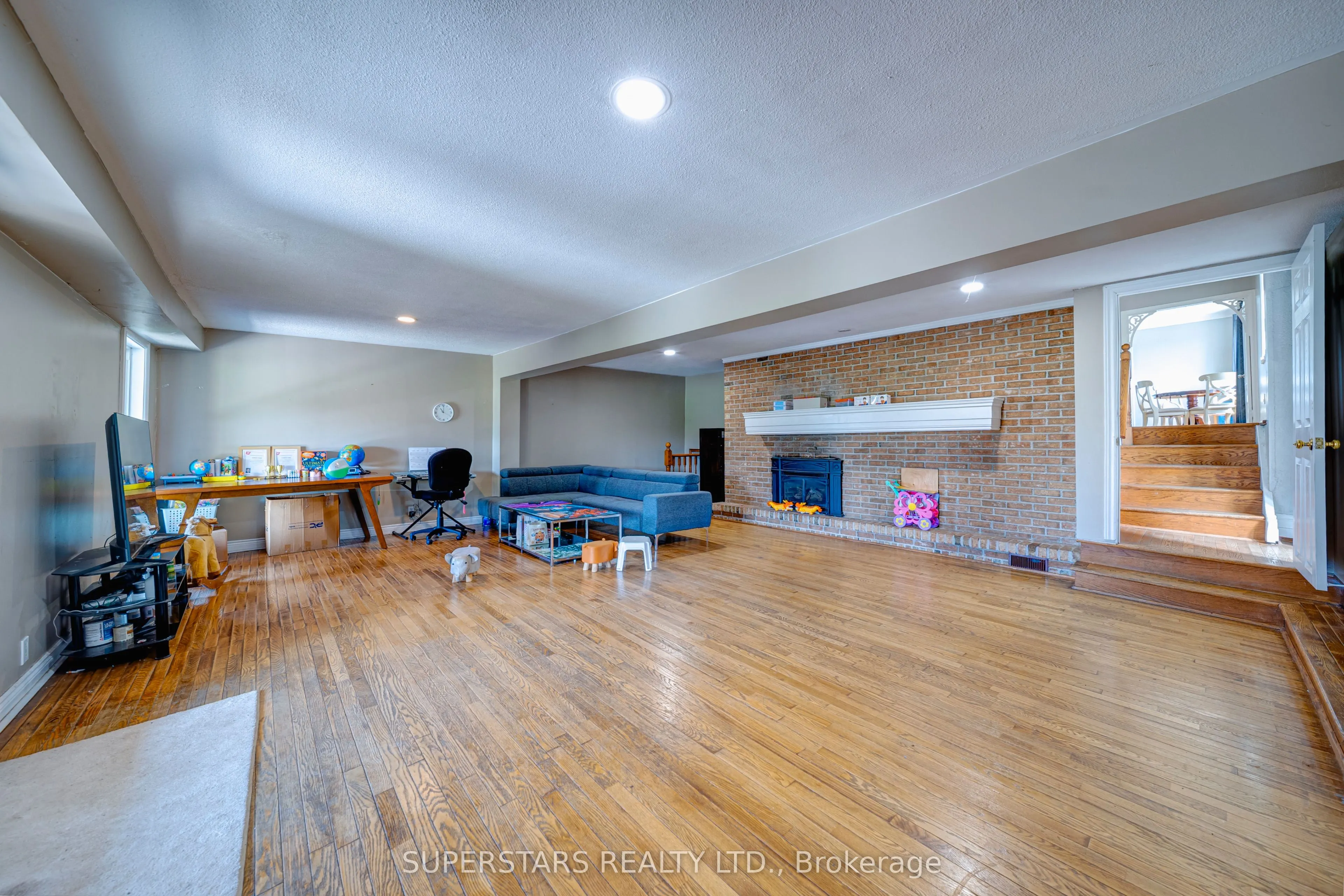 19880 Dufferin Street