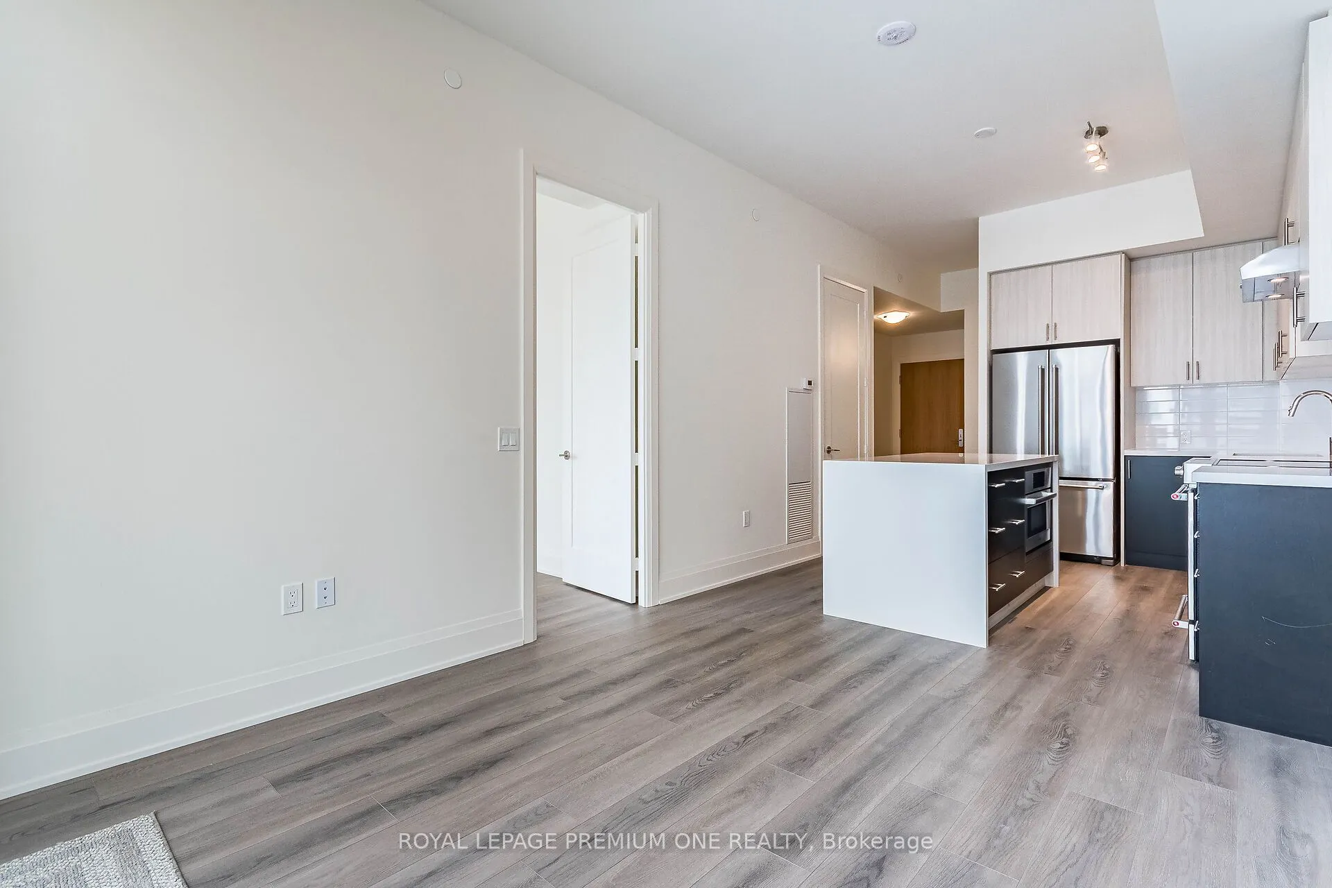 8960 Jane Street #604