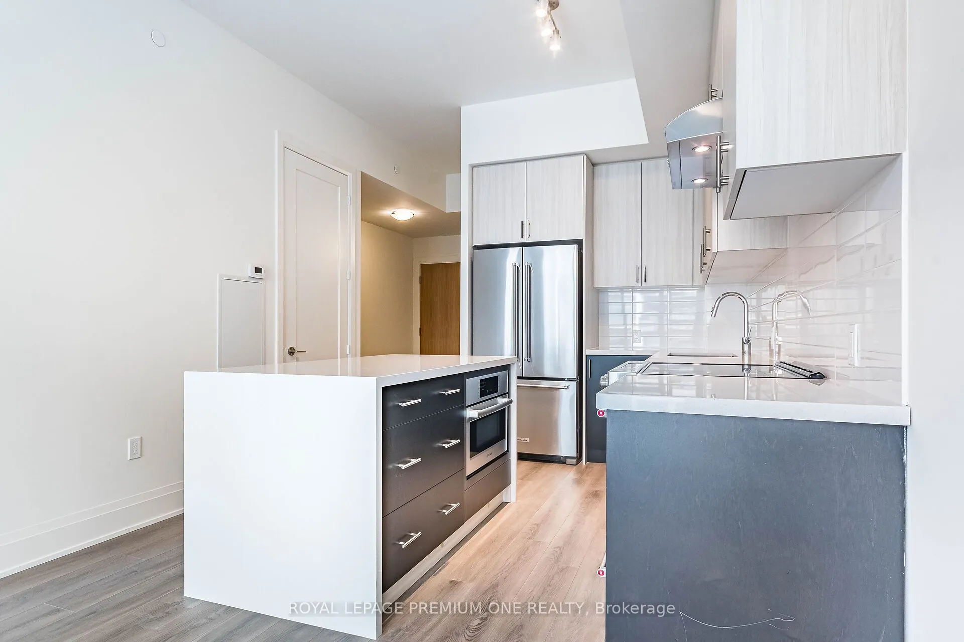 8960 Jane Street #604