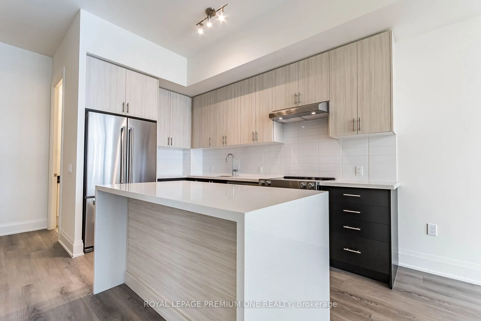 8960 Jane Street #604