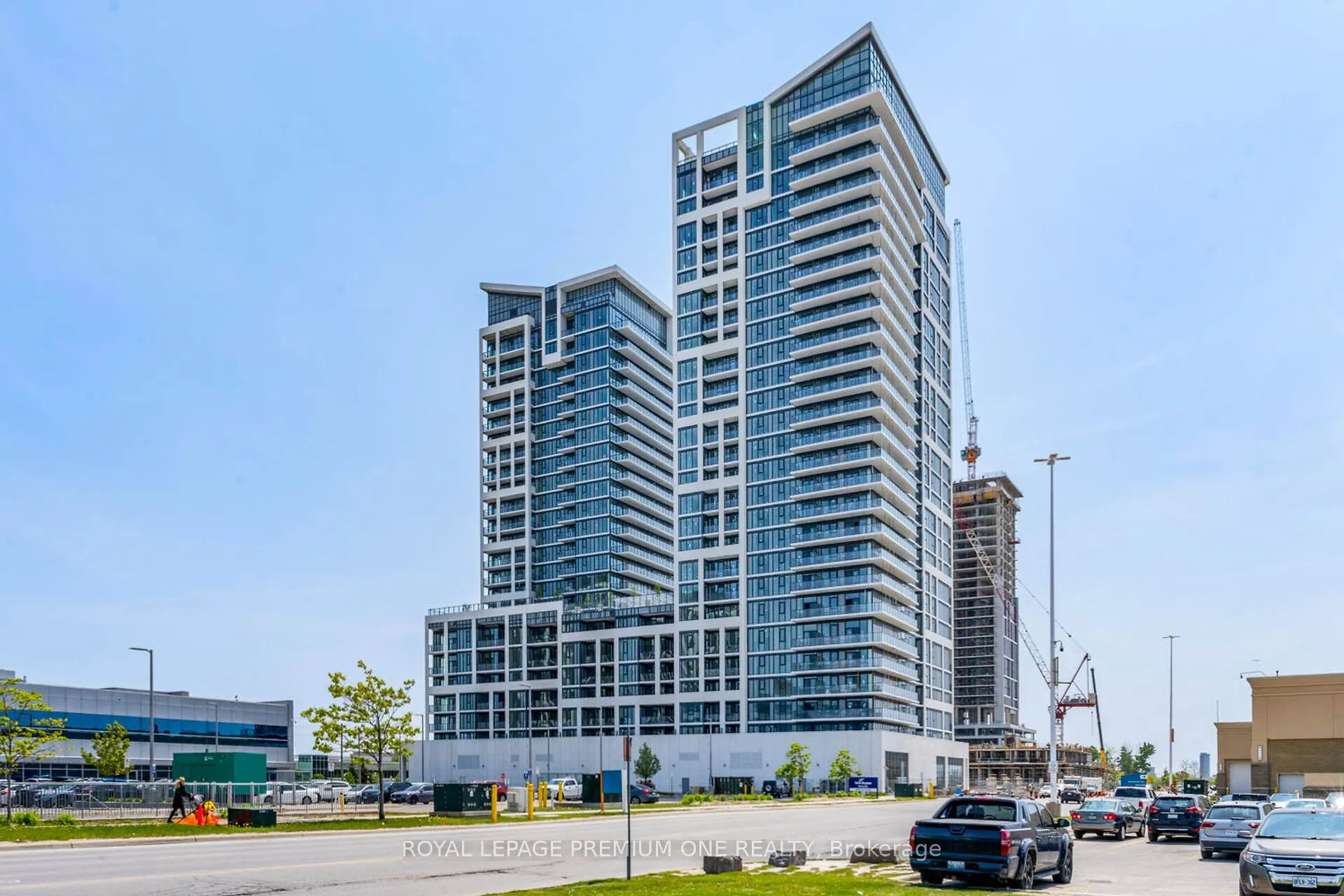 8960 Jane Street #604